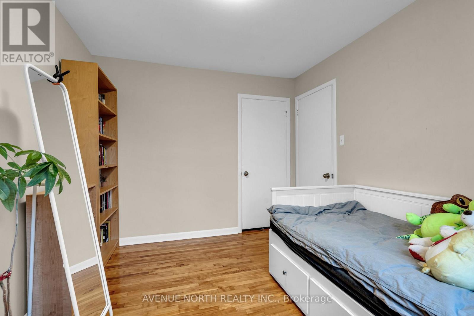 1202 SUMMERVILLE AVENUE - 17