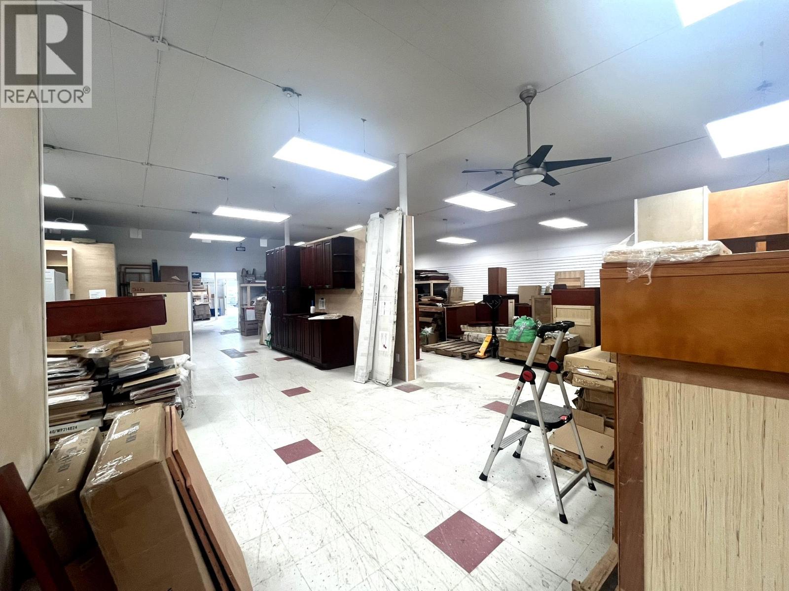  331 COLUMBIA Avenue, Castlegar