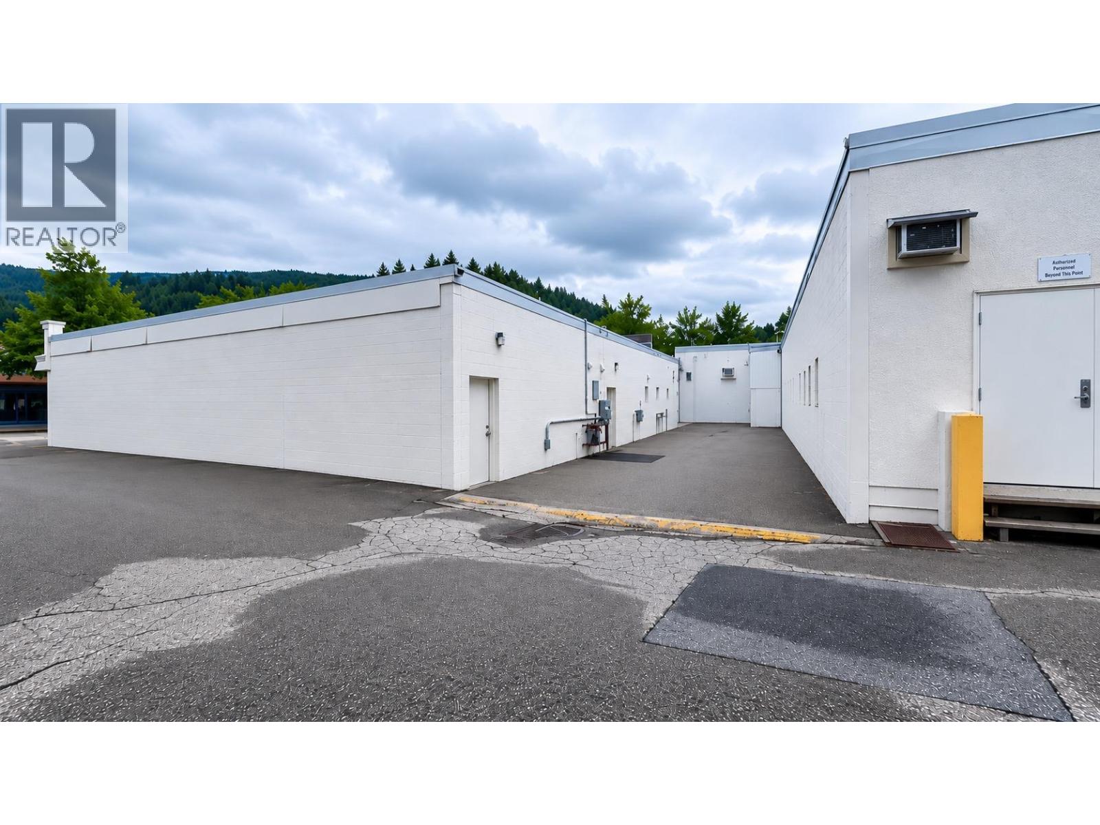  1127 4TH Street, Castlegar