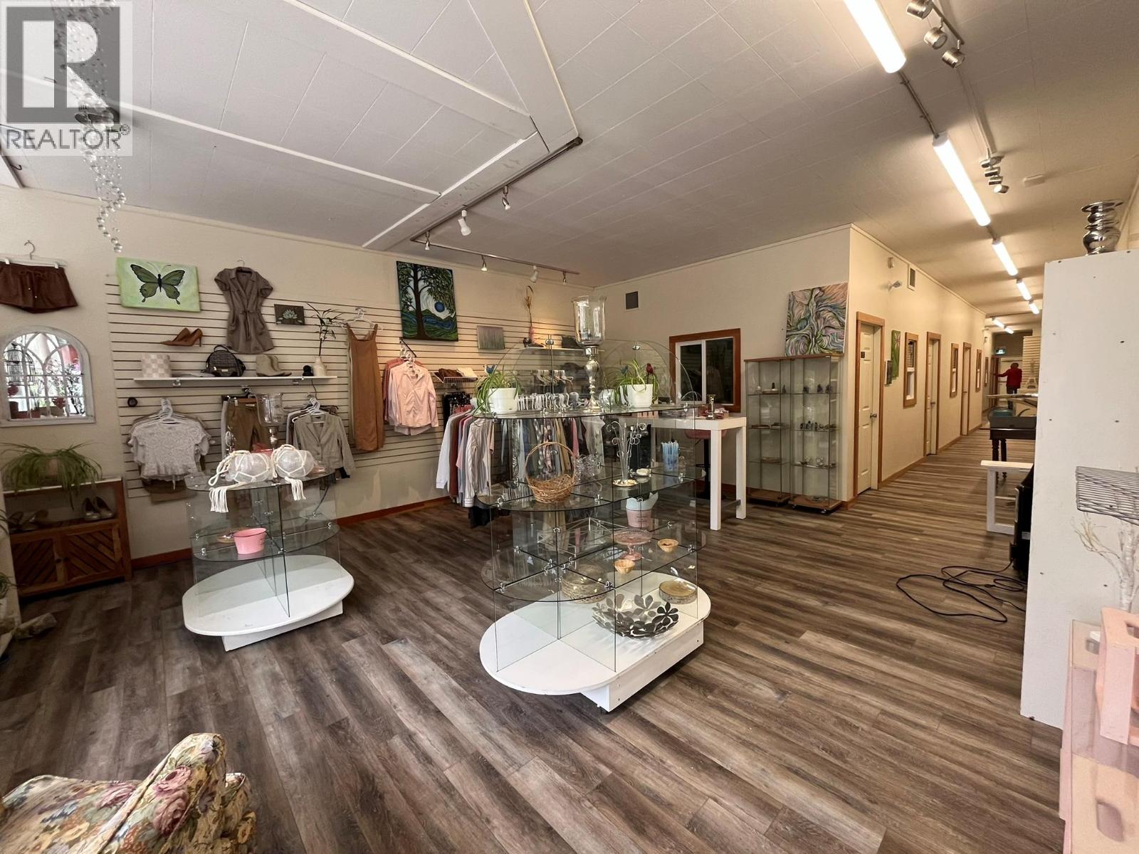  1127 4TH Street, Castlegar