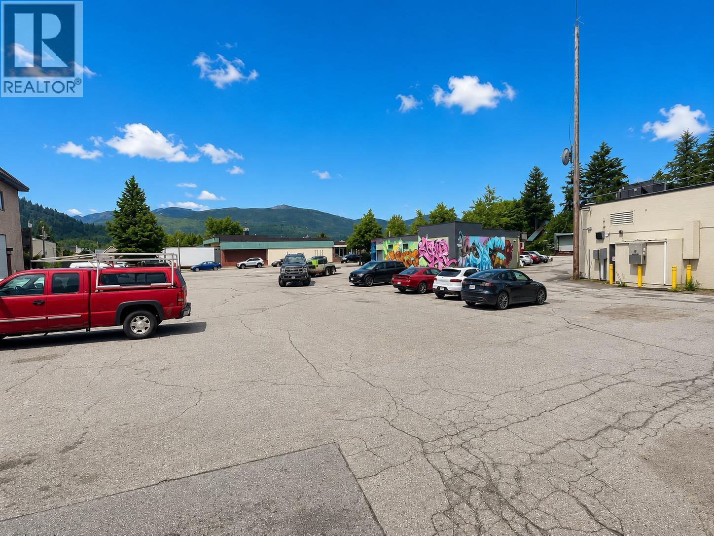  1127 4TH Street, Castlegar