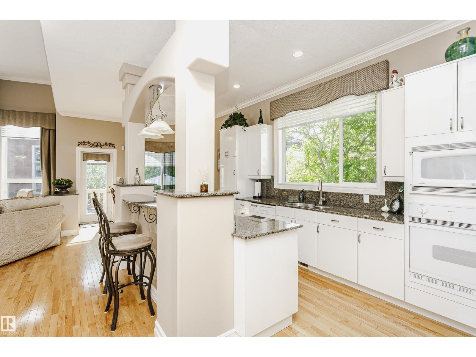 116 DARLINGTON CR NW — photo 18
