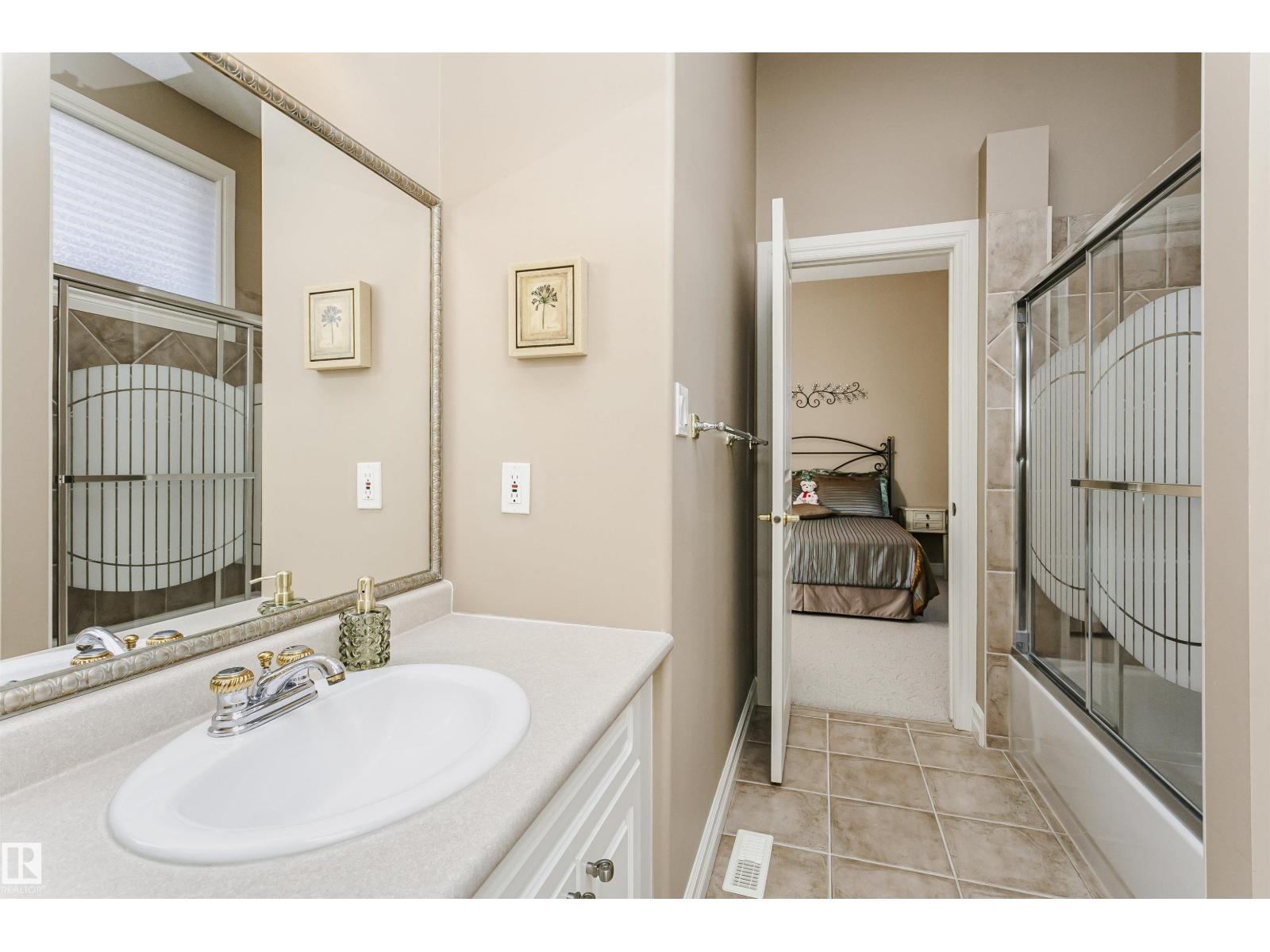 116 DARLINGTON CR NW — photo 22