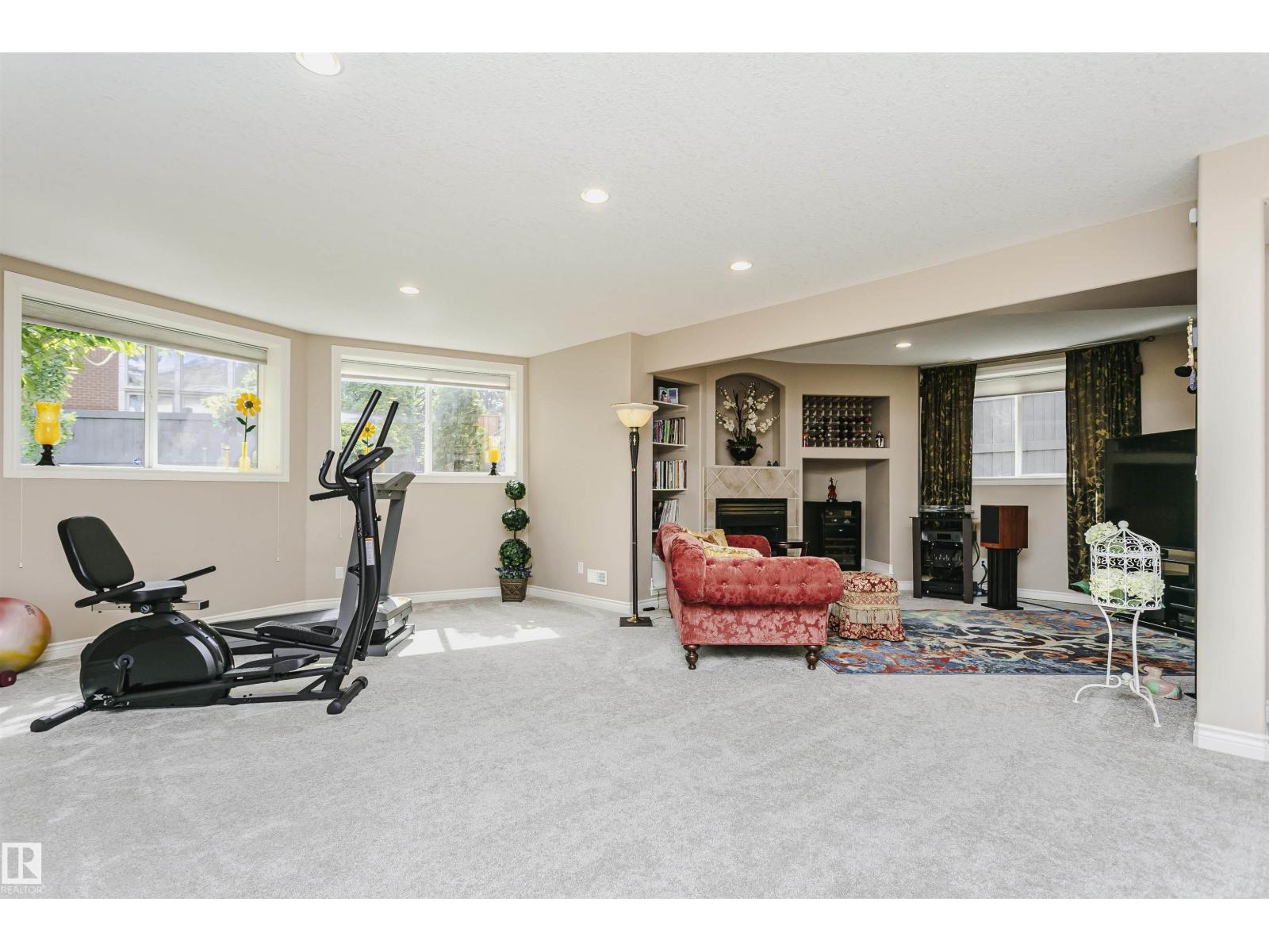 116 DARLINGTON CR NW — photo 32