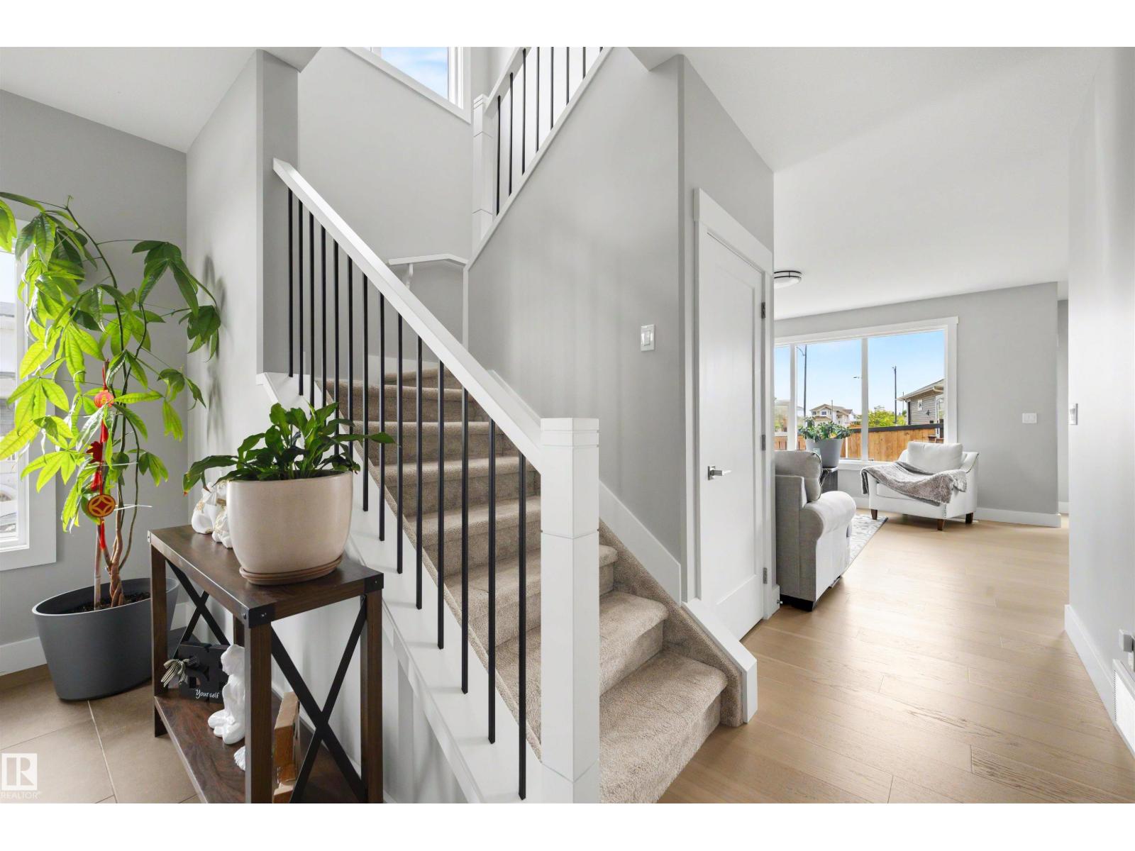 9631 89 ST - 4