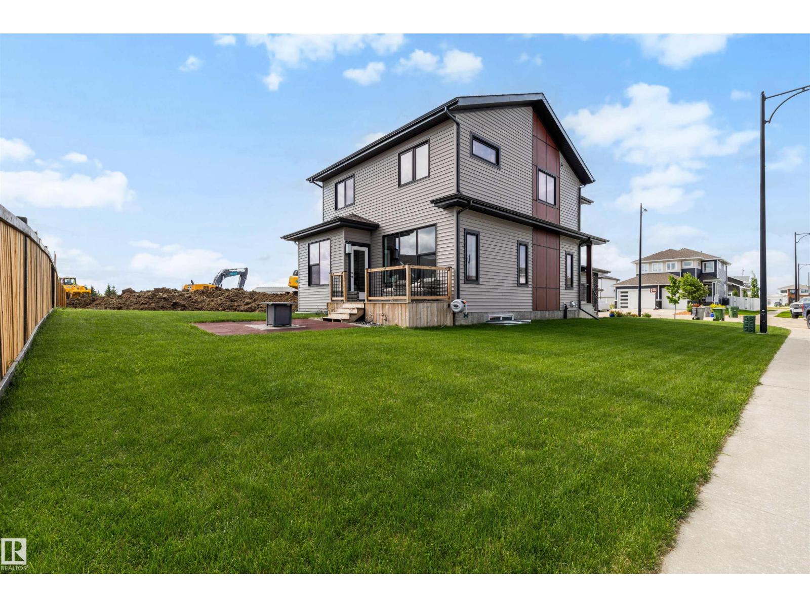 9631 89 ST - 39