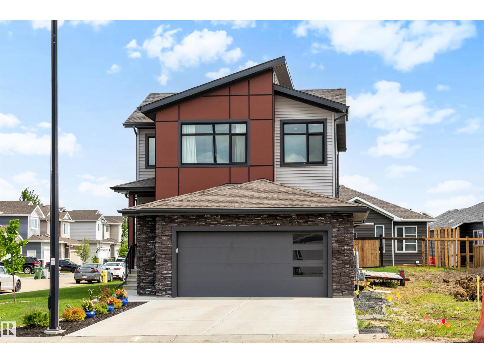 9631 89 ST - 40