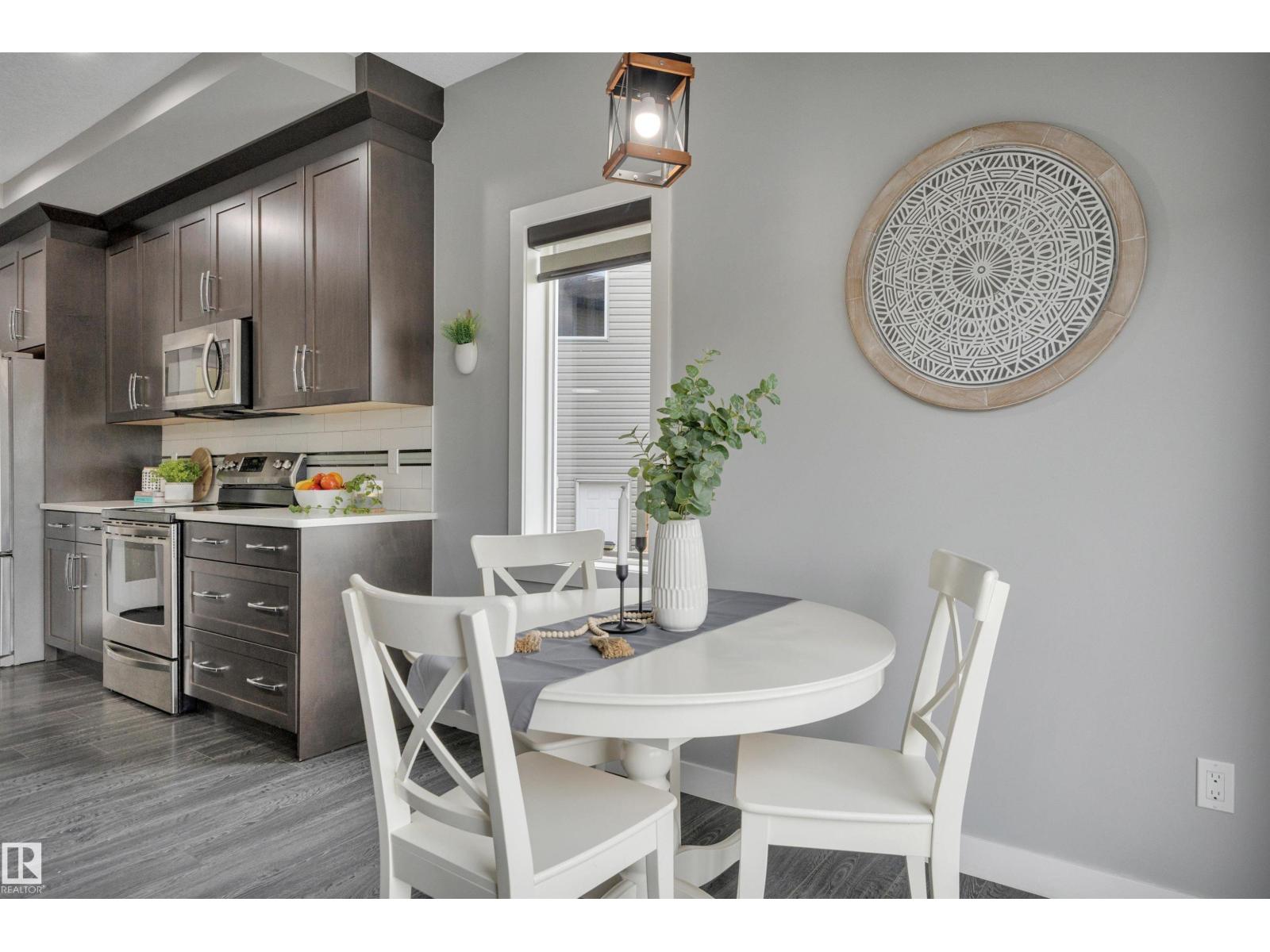98 SANDALWOOD PL — photo 15