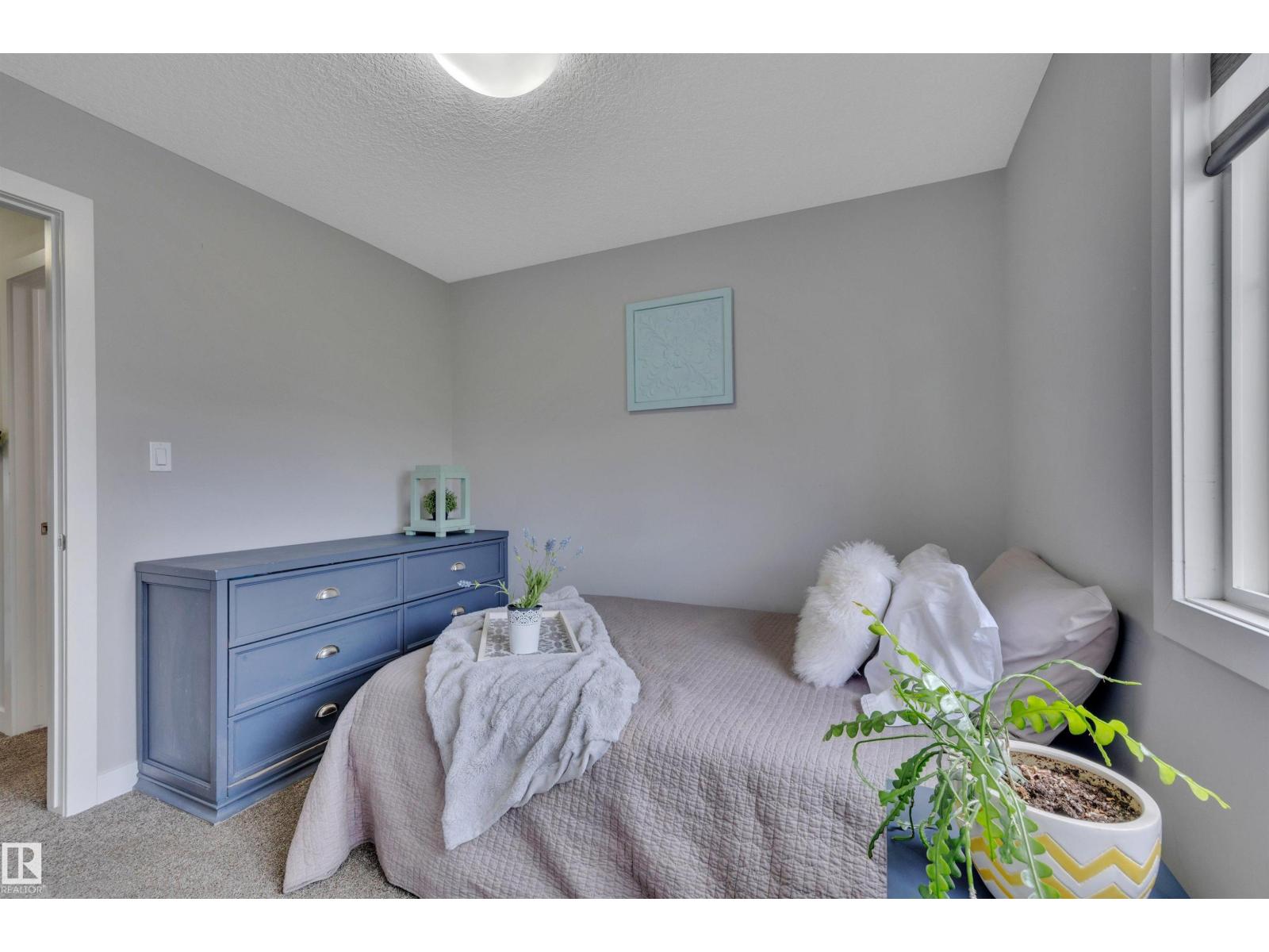 98 SANDALWOOD PL — photo 34