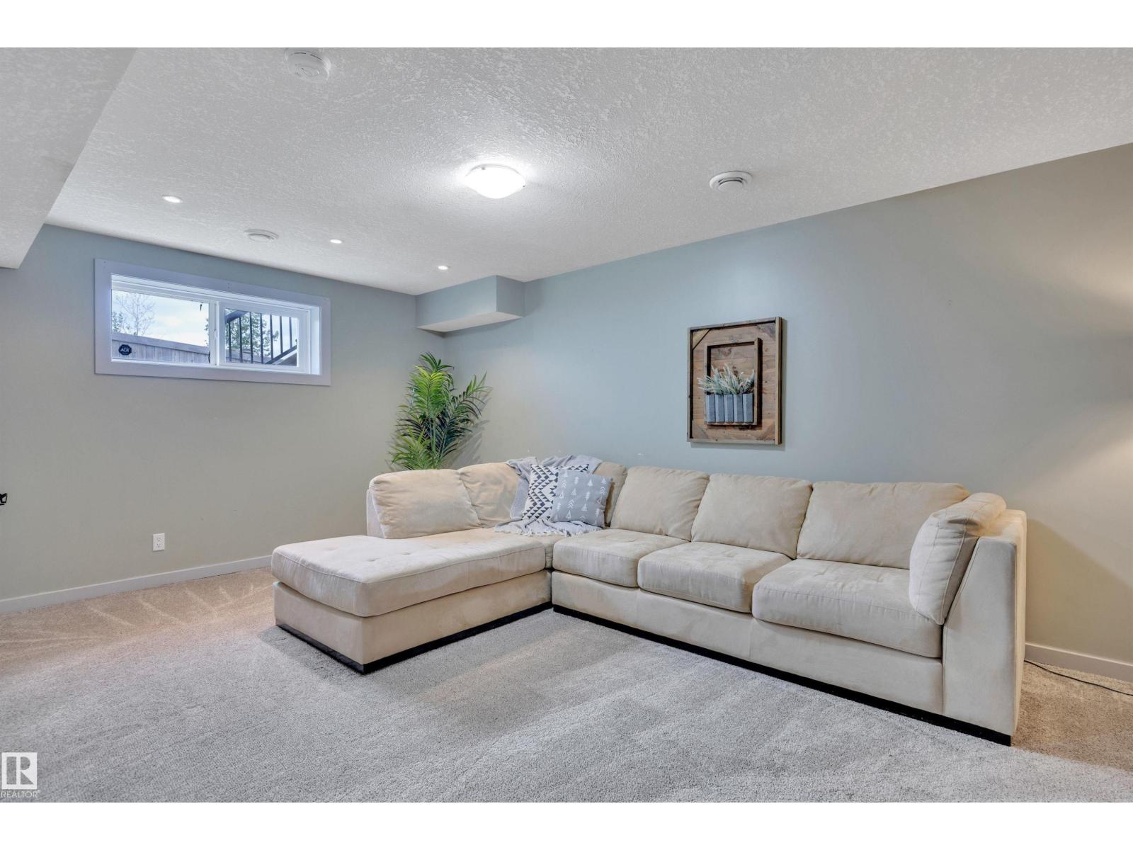 98 SANDALWOOD PL — photo 39