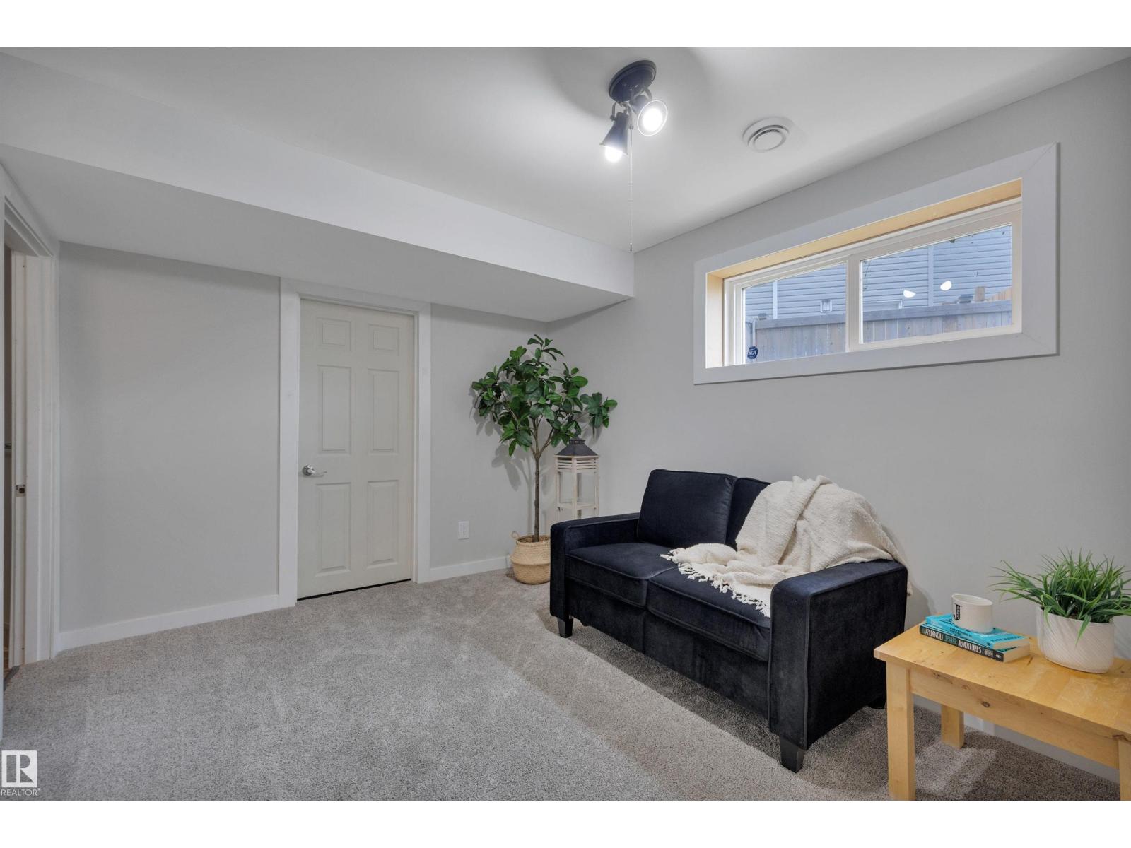 98 SANDALWOOD PL — photo 41