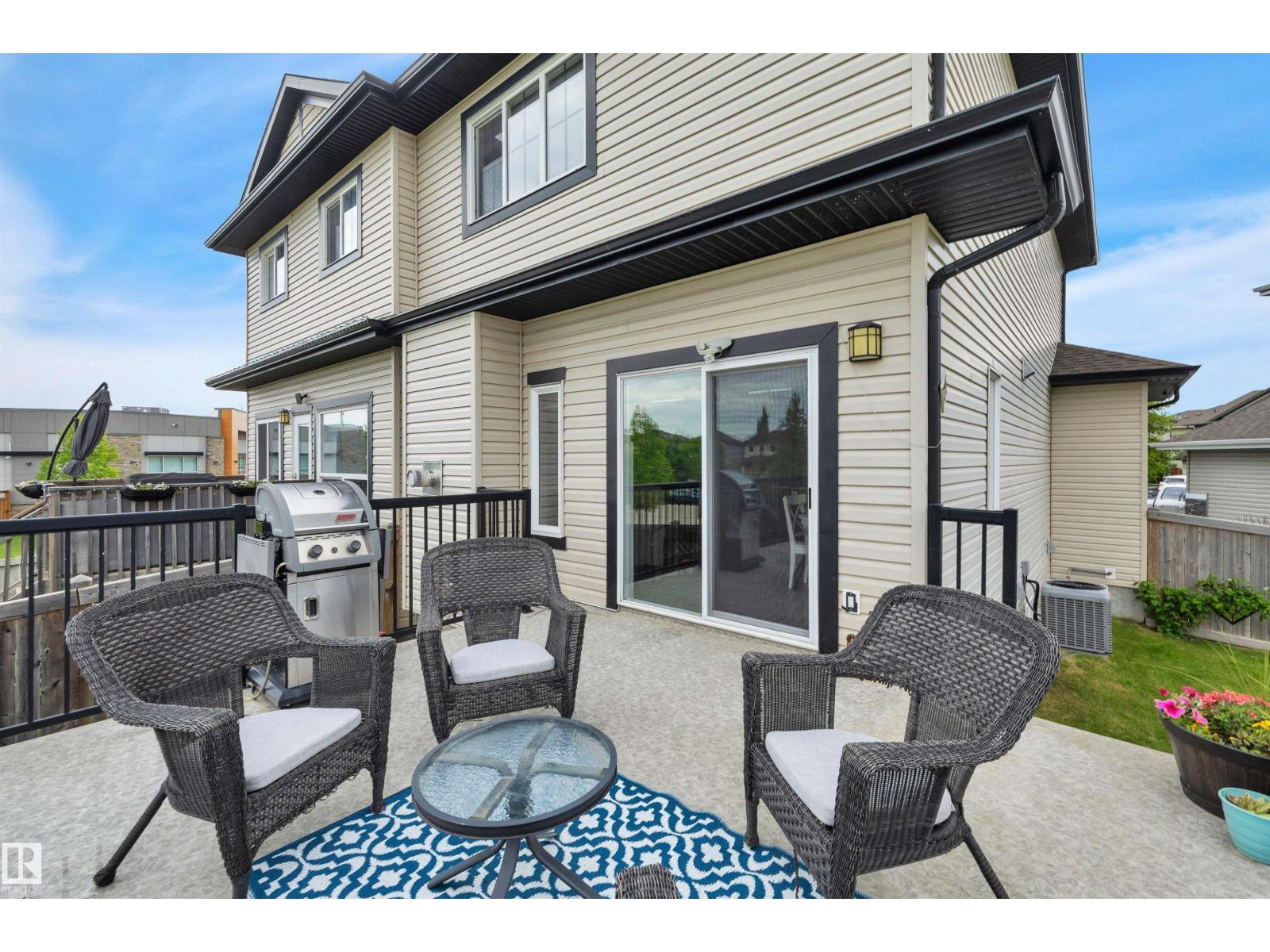 98 SANDALWOOD PL — photo 45