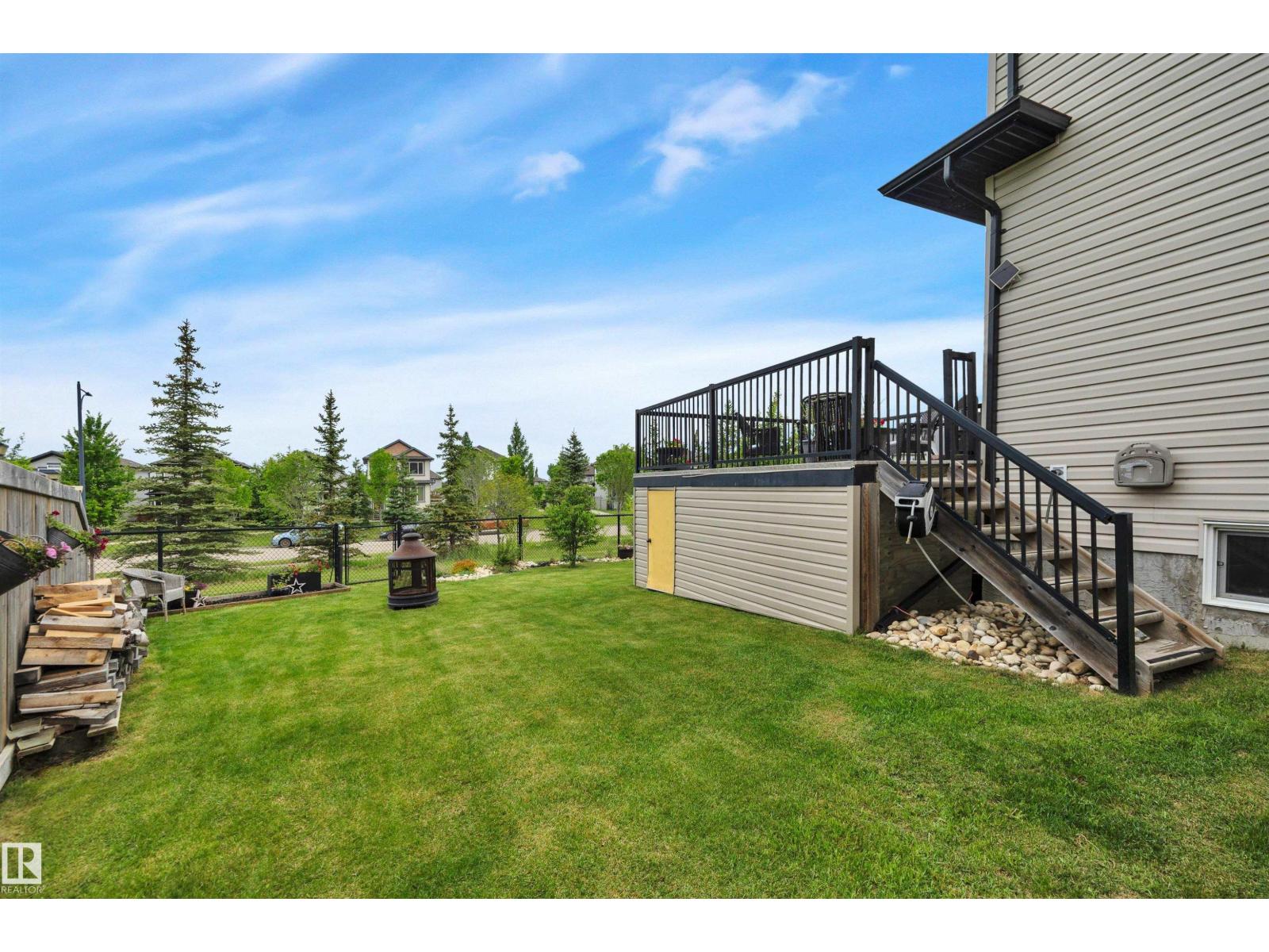 98 SANDALWOOD PL — photo 48