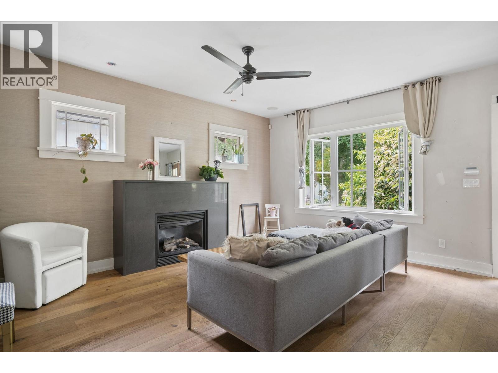 2252 VENABLES STREET — photo 3