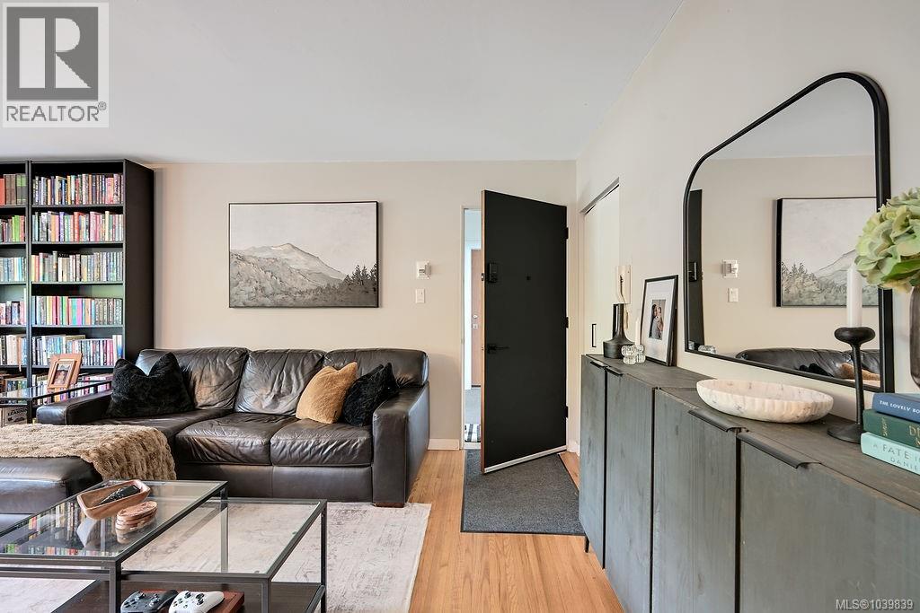 426 Burnside Rd W - 29