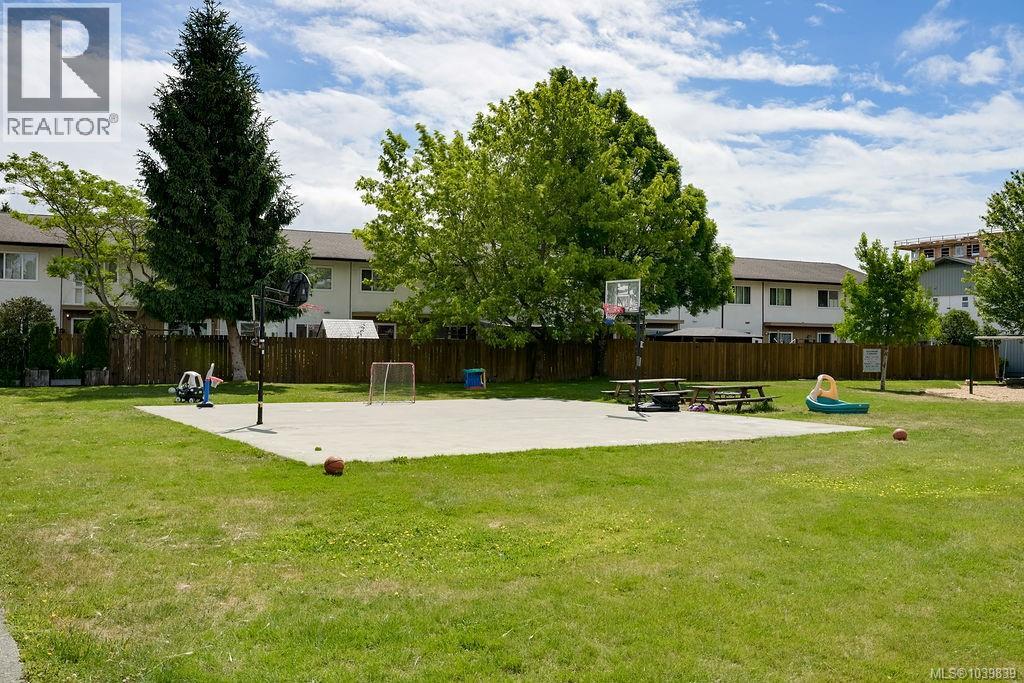 426 Burnside Rd W, Saanich