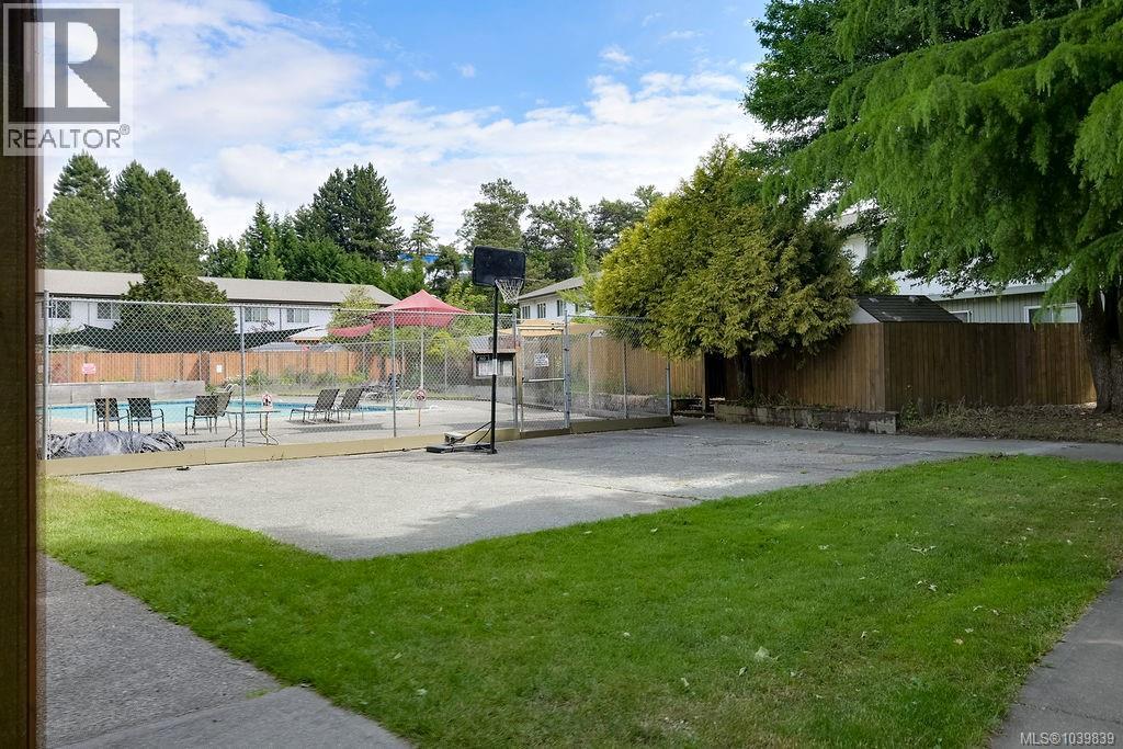 426 Burnside Rd W - 46