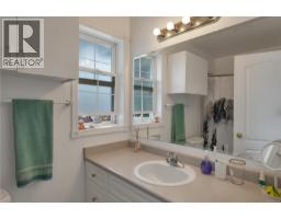 Eating area - 2094 Albea Rd, Campbell River, BC V9W6T4 Photo 16