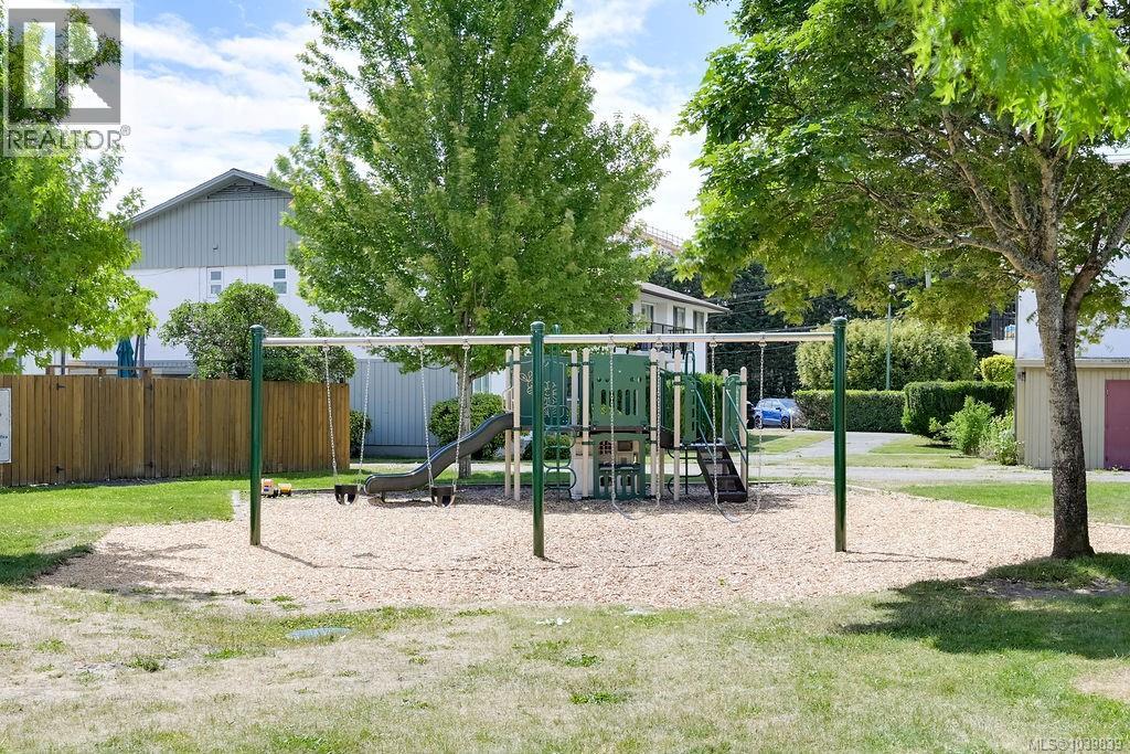 426 Burnside Rd W, Saanich