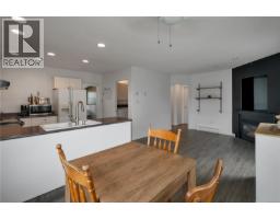 Entrance - 2094 Albea Rd, Campbell River, BC V9W6T4 Photo 10