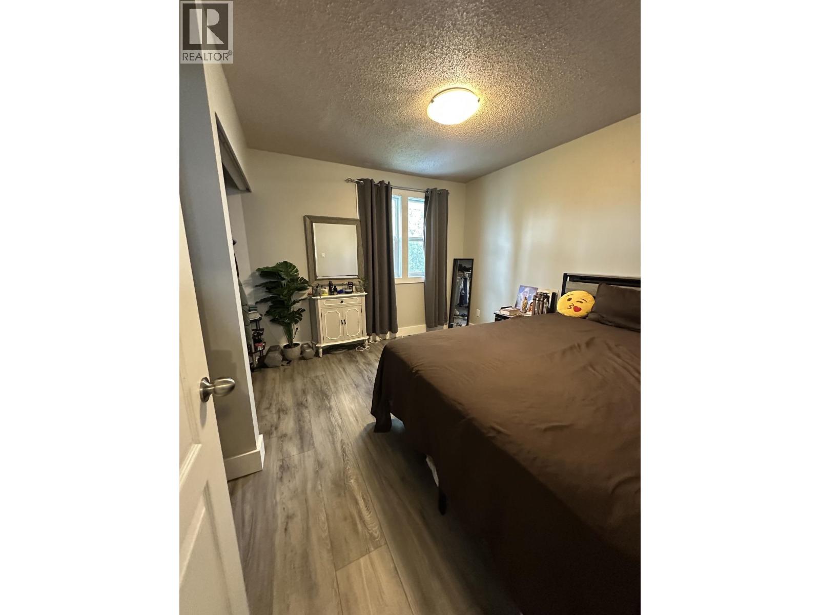 10404 88A STREET - 22
