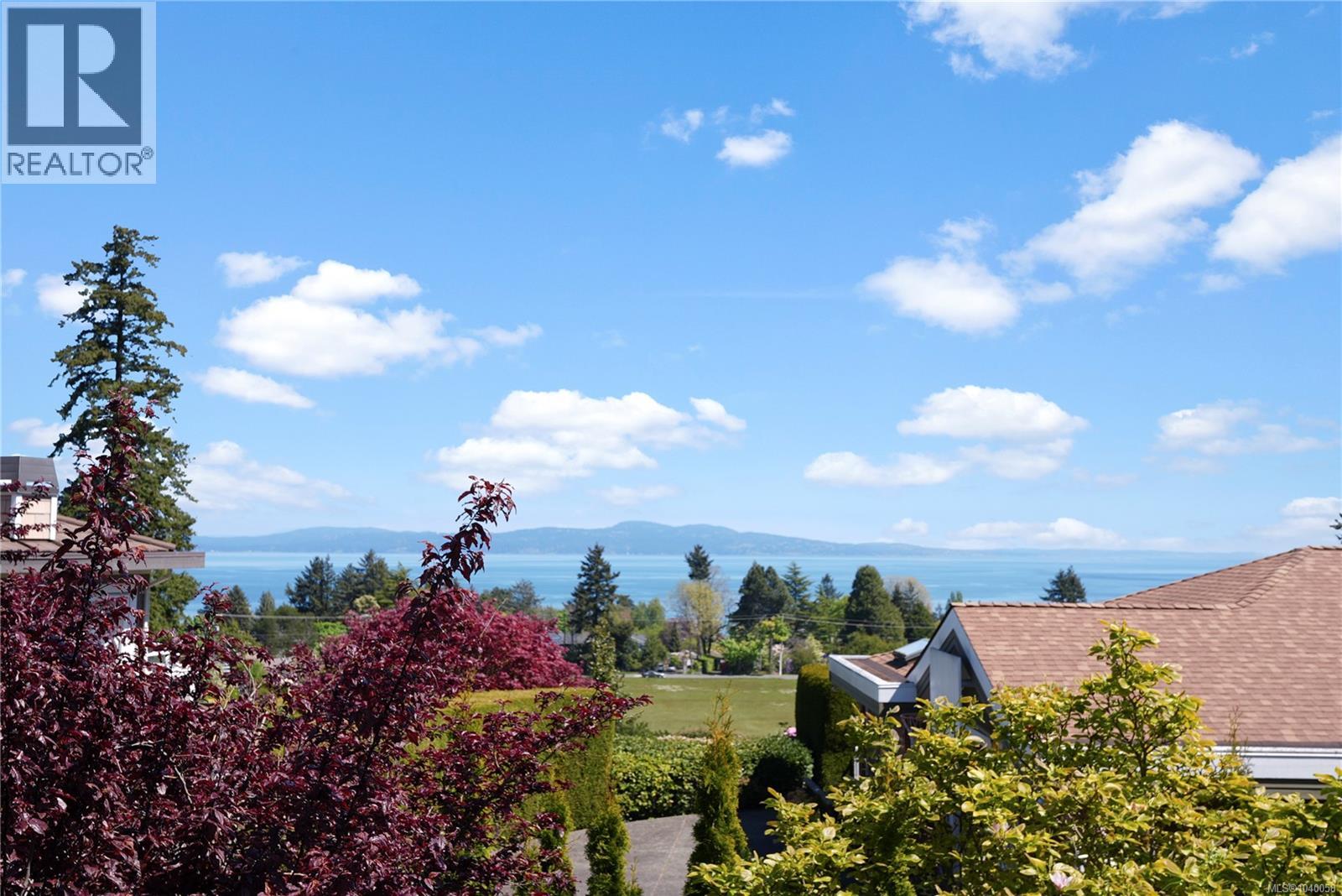  4405 Moonlight Lane, Saanich