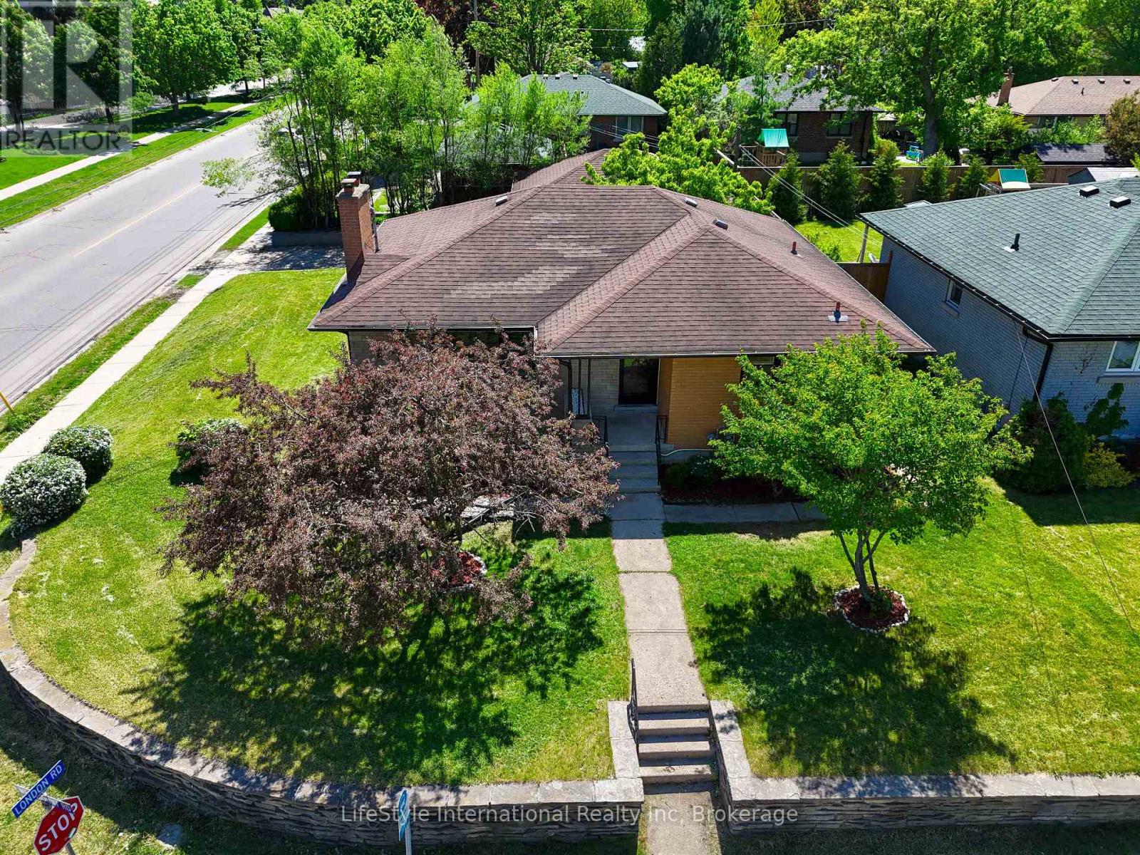 2 WESTMOUNT ROAD - 1