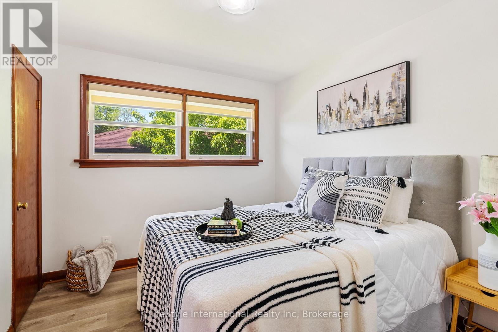 2 WESTMOUNT ROAD - 16