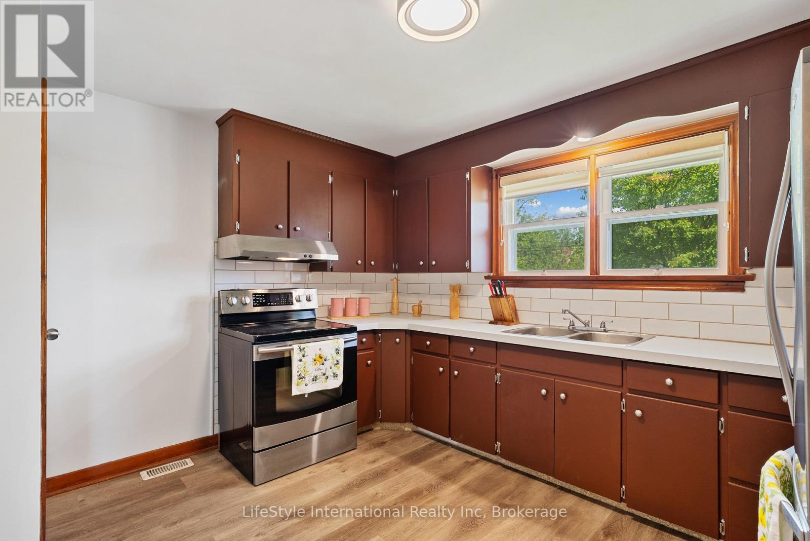 2 WESTMOUNT ROAD - 20