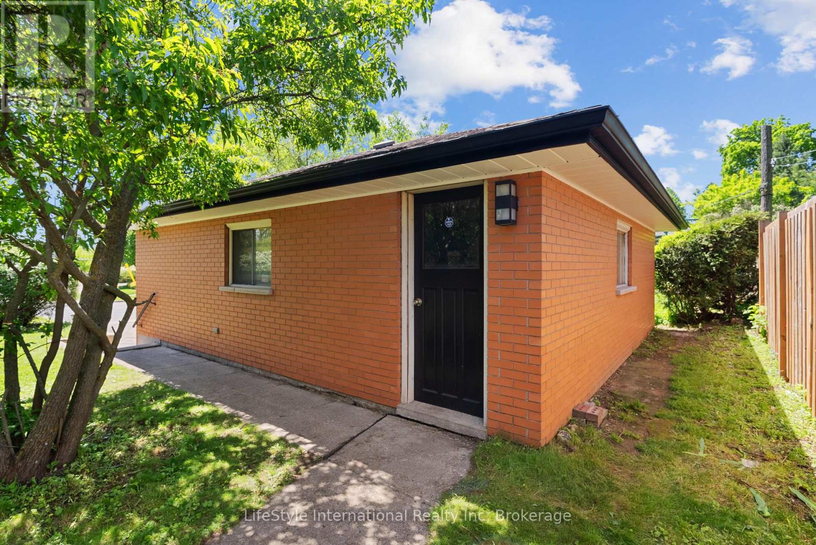 2 WESTMOUNT ROAD - 44