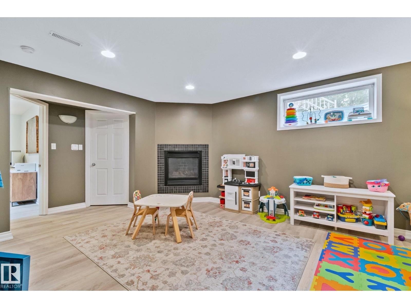 1604 TOMPKINS PL NW NW — photo 30