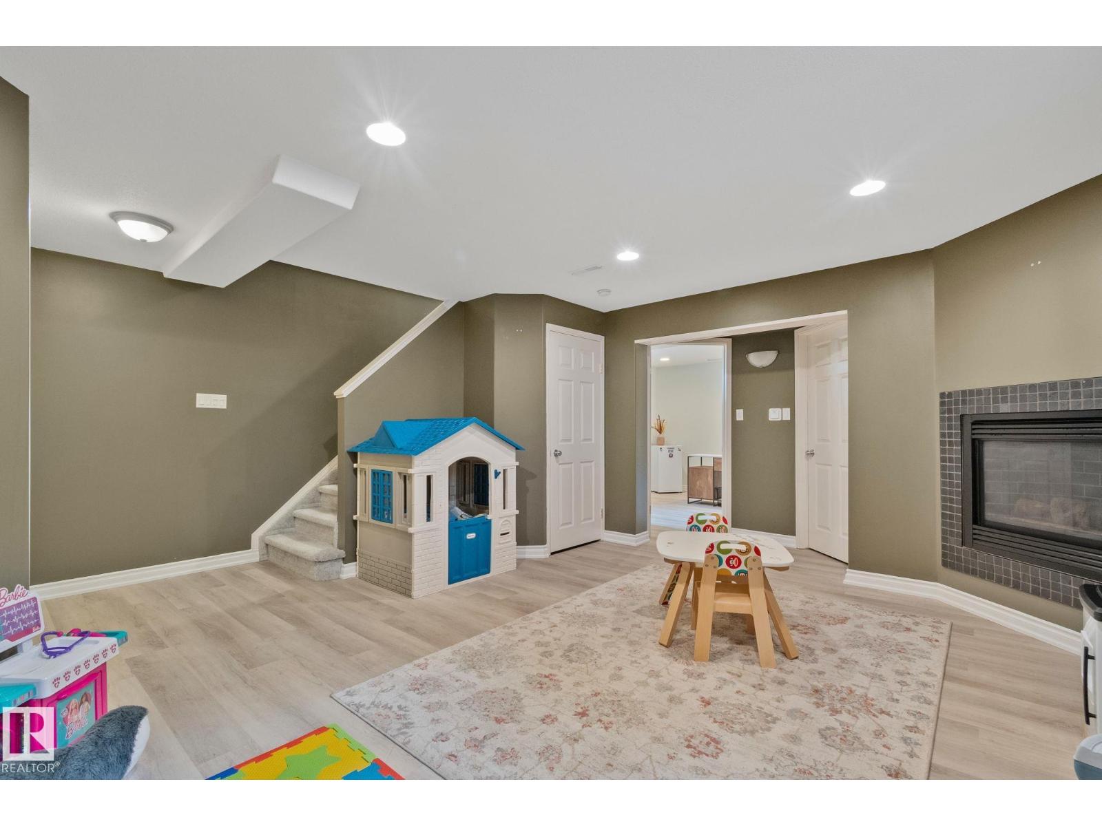 1604 TOMPKINS PL NW NW — photo 32