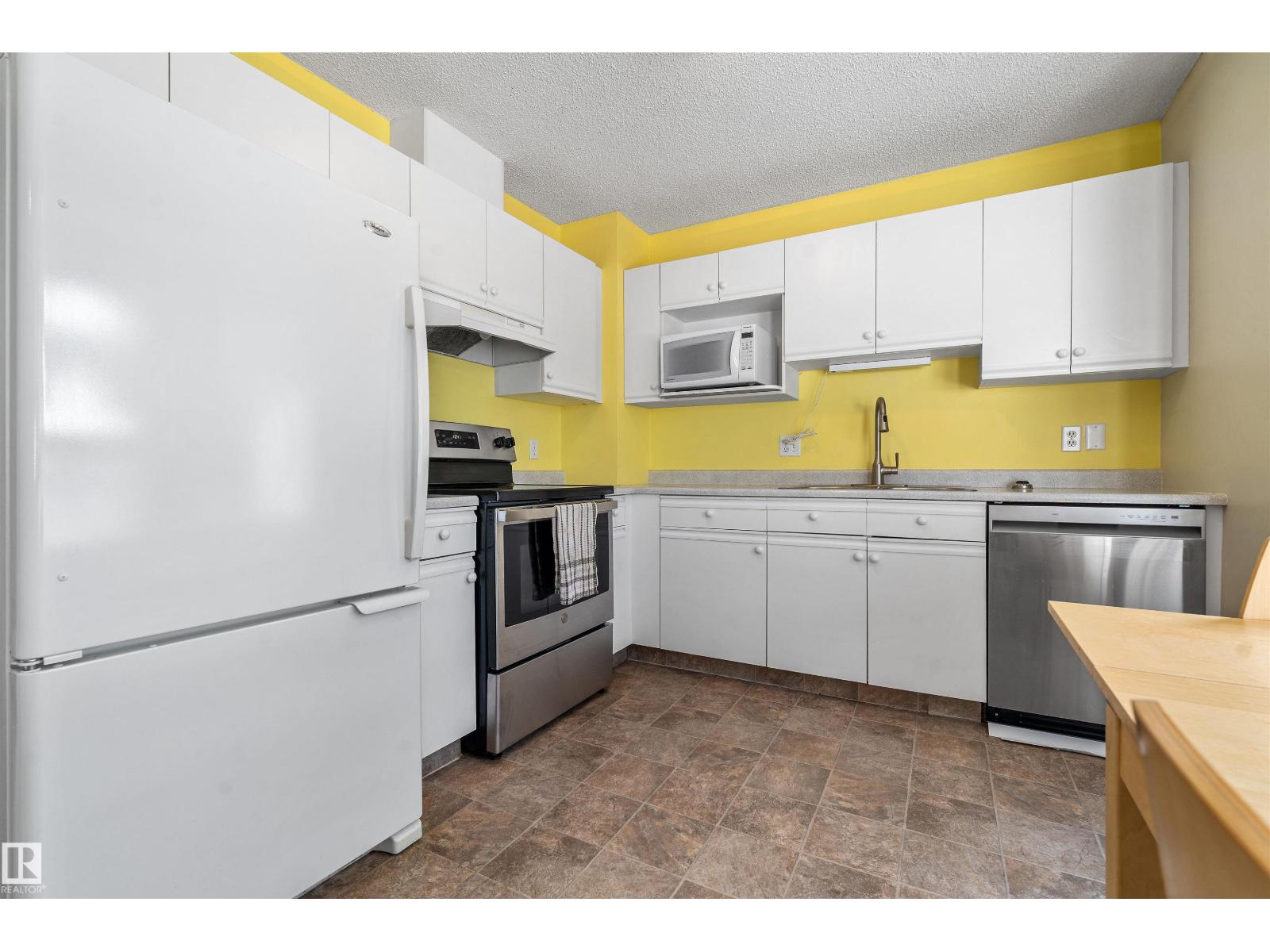 #32 3311 58 ST NW - 13