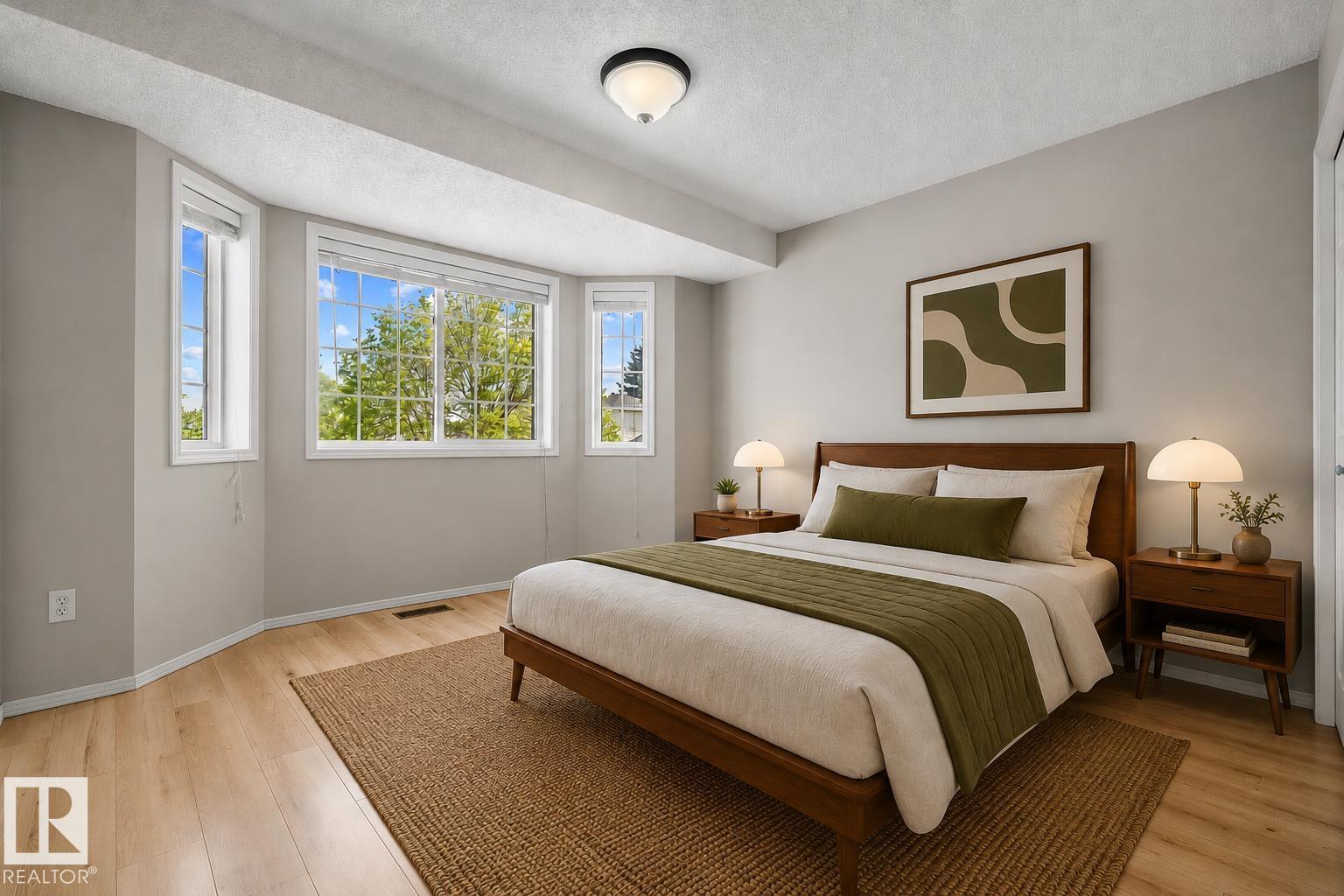 #32 3311 58 ST NW - 18