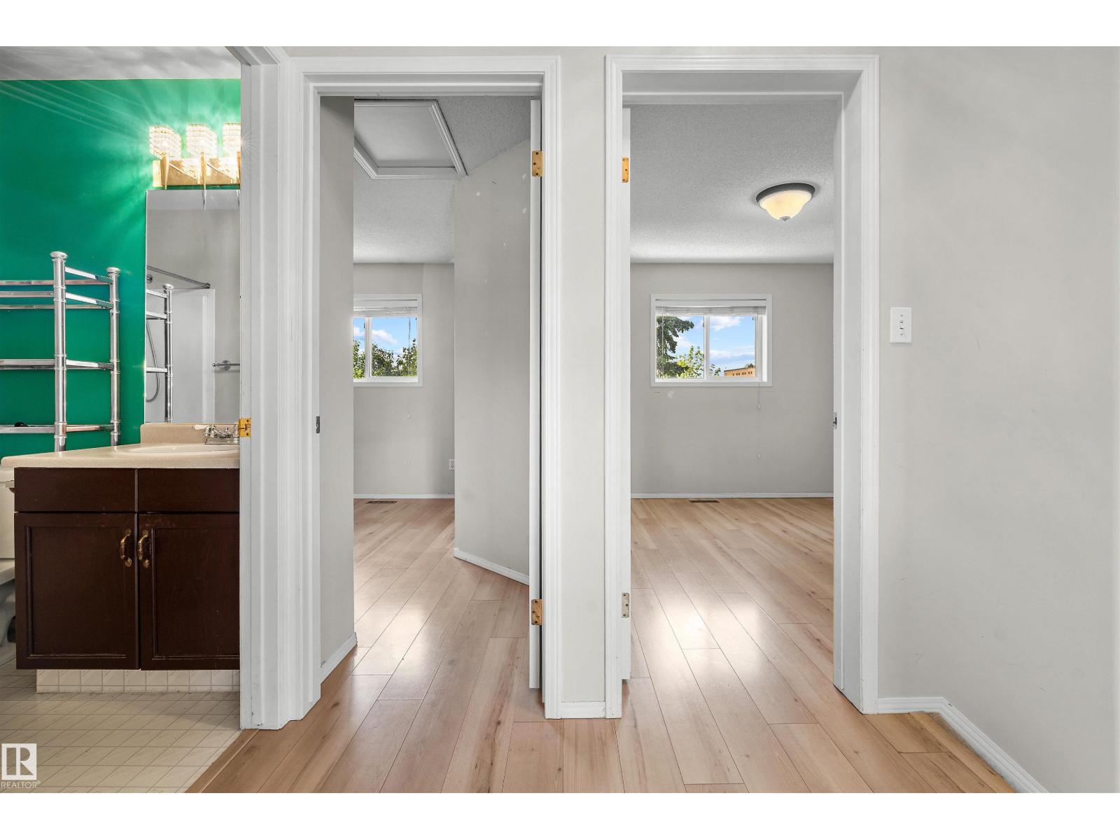 #32 3311 58 ST NW - 21