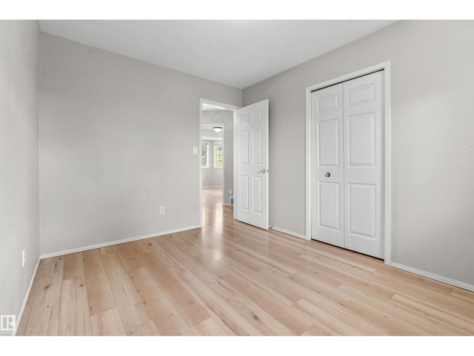 #32 3311 58 ST NW - 23