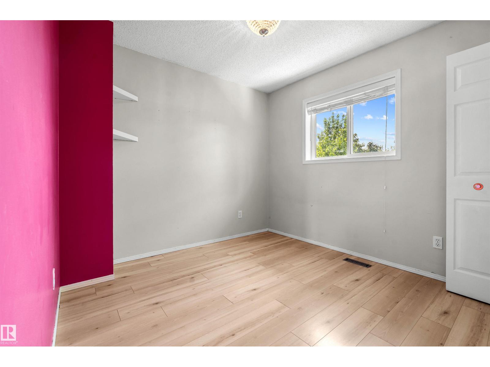 #32 3311 58 ST NW - 26
