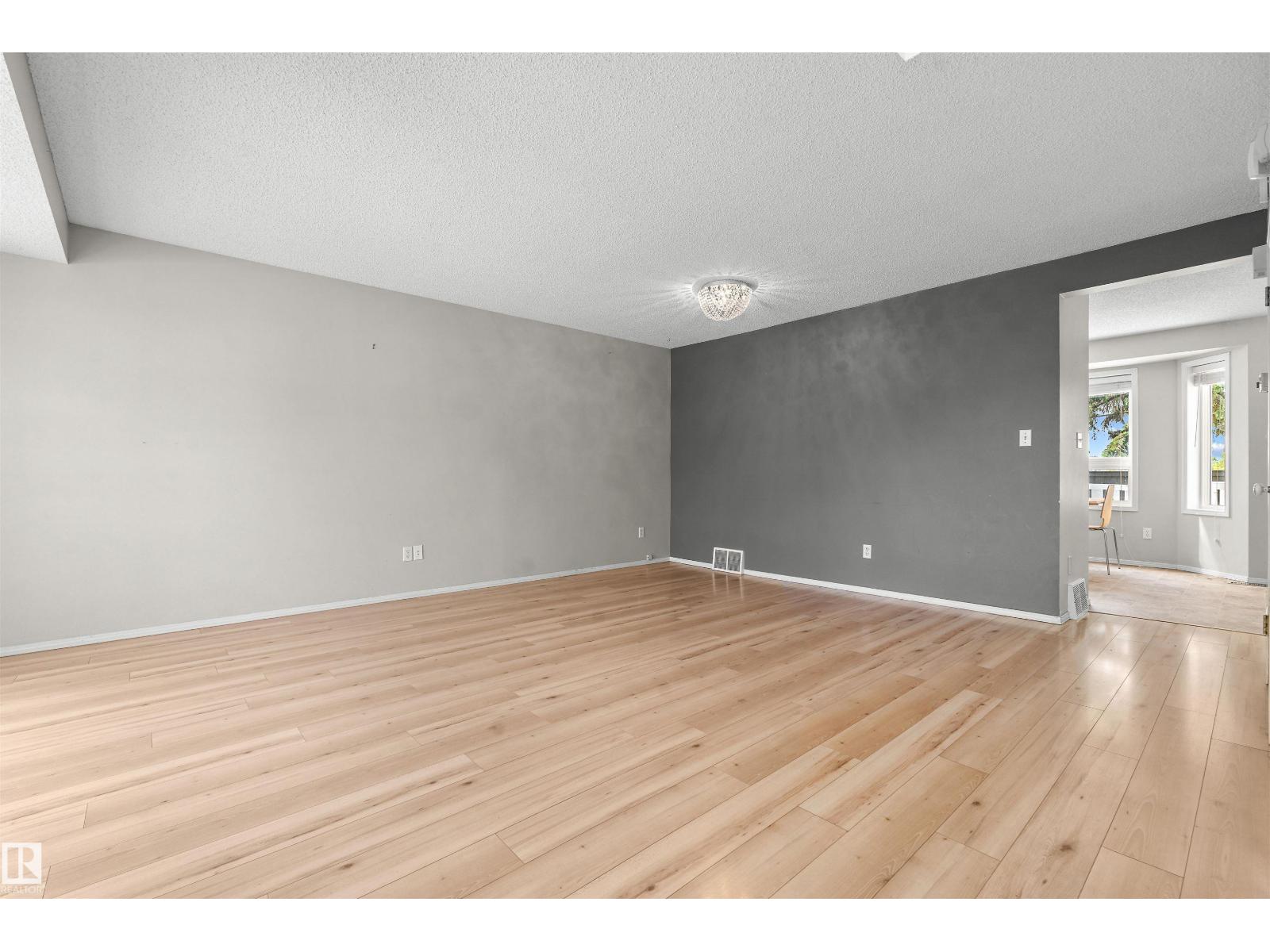#32 3311 58 ST NW - 5
