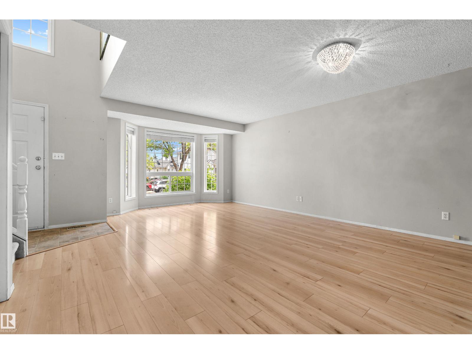 #32 3311 58 ST NW - 7