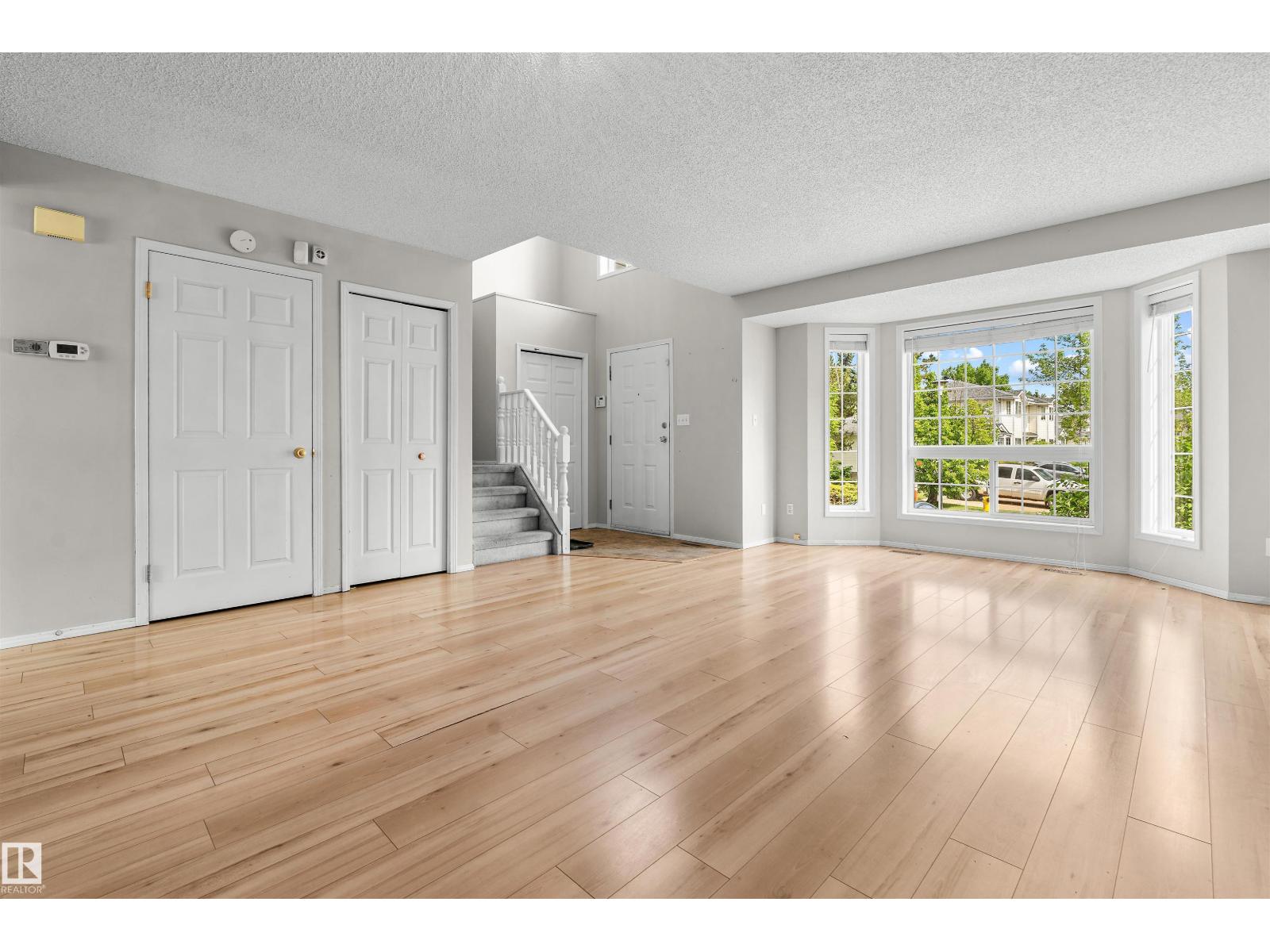#32 3311 58 ST NW - 8