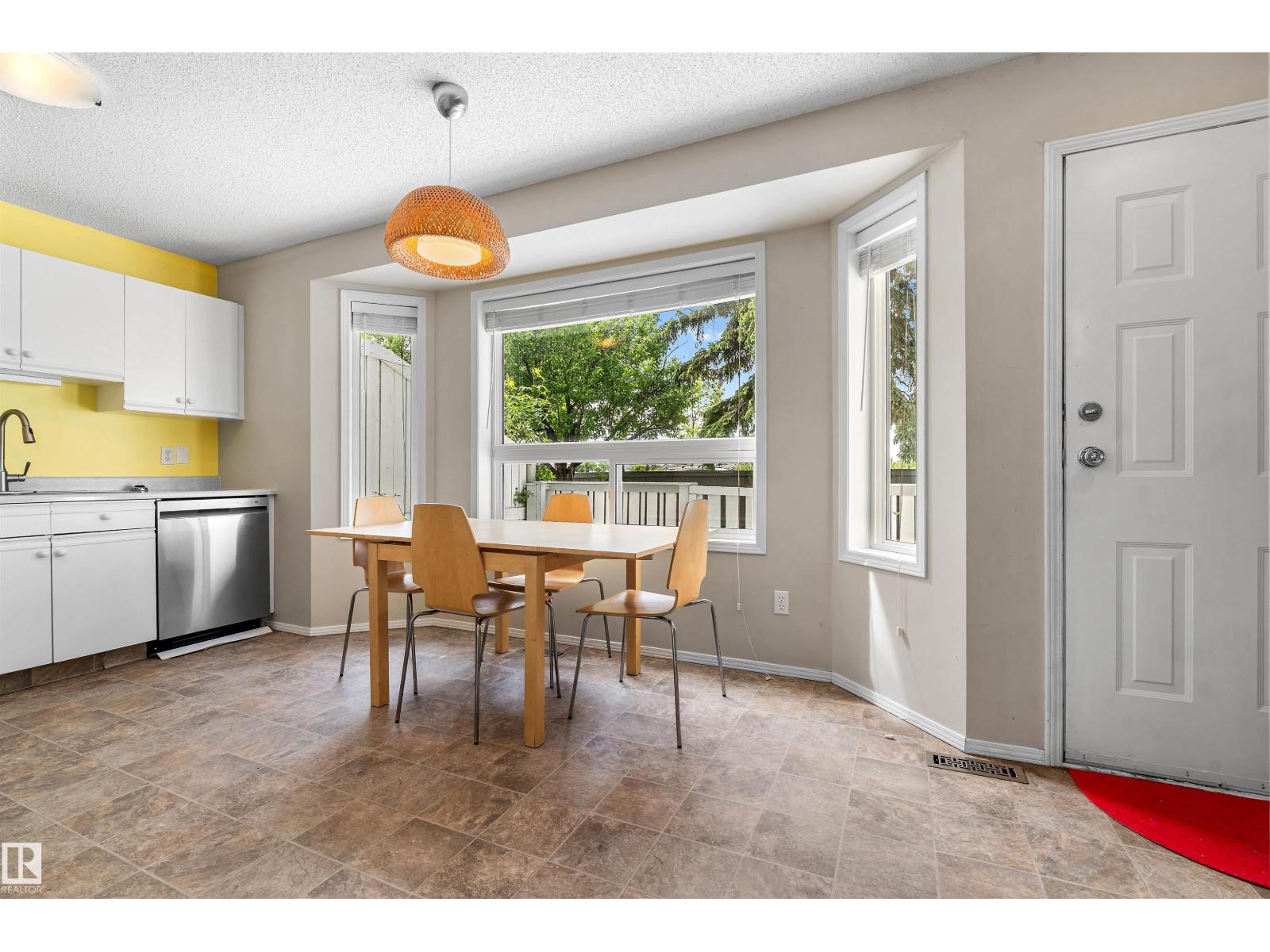 #32 3311 58 ST NW - 9