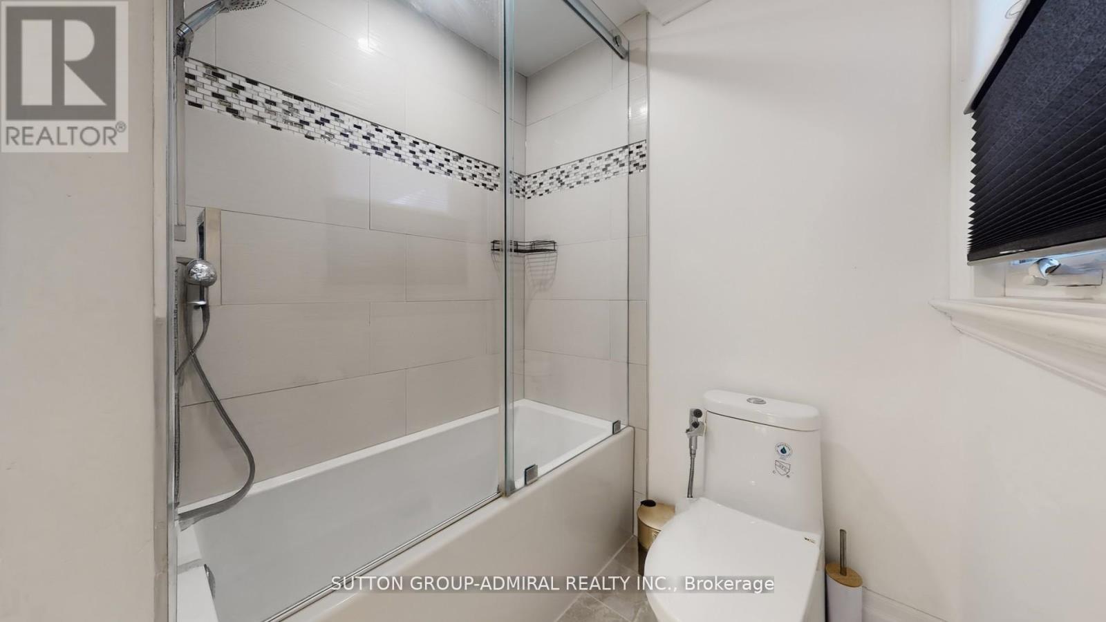 8 COLLEEN STREET - 33