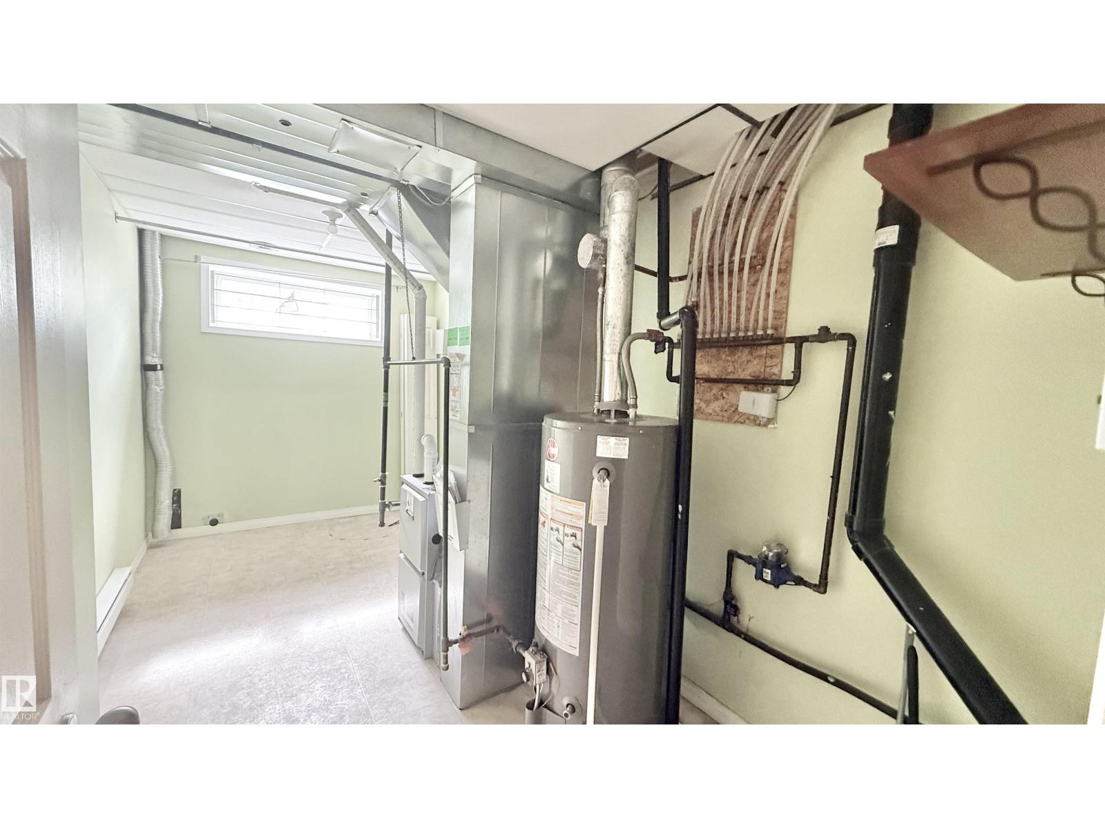 #9 225 BLACKBURN DR E SW - 30