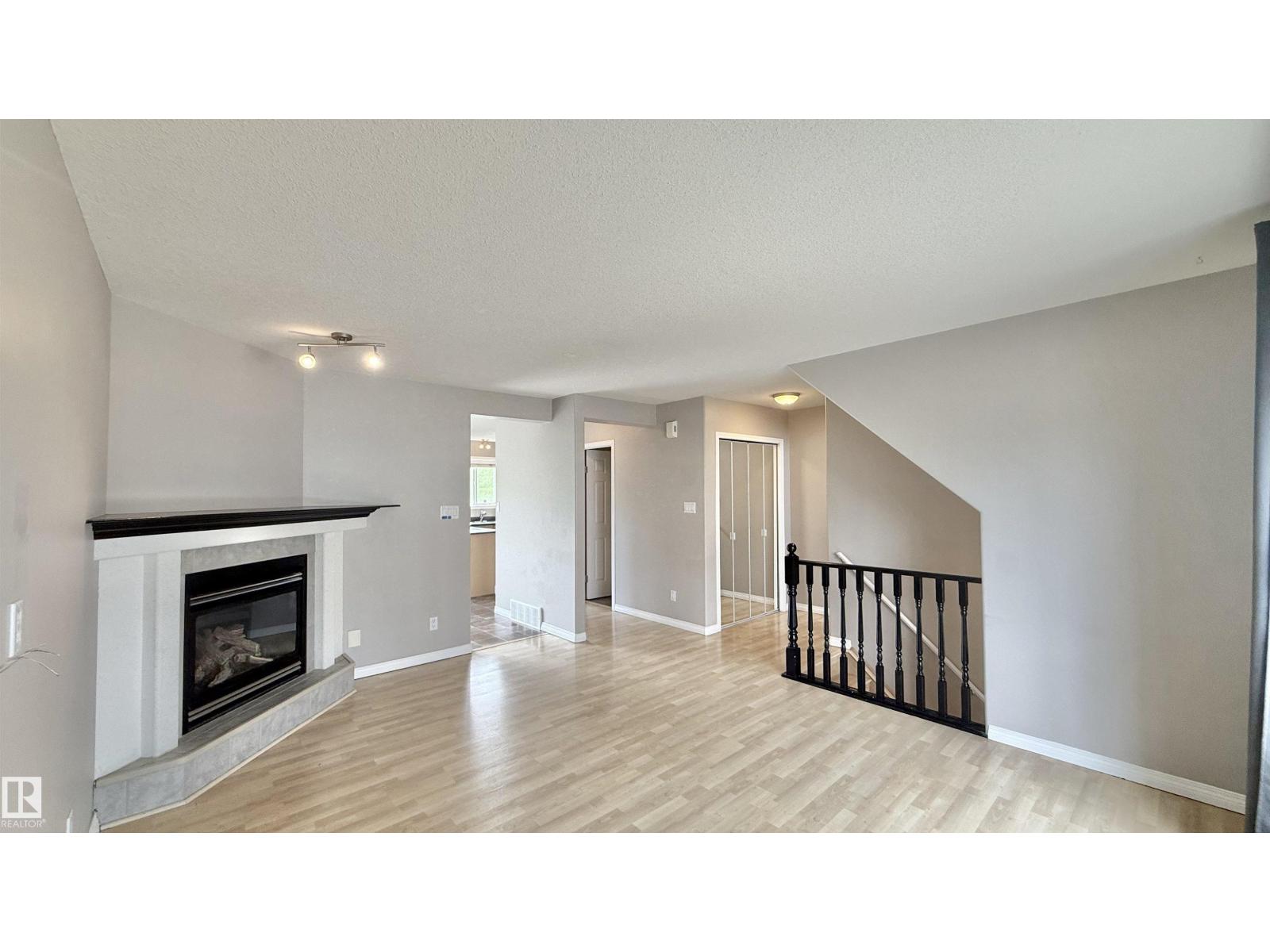#9 225 BLACKBURN DR E SW - 7