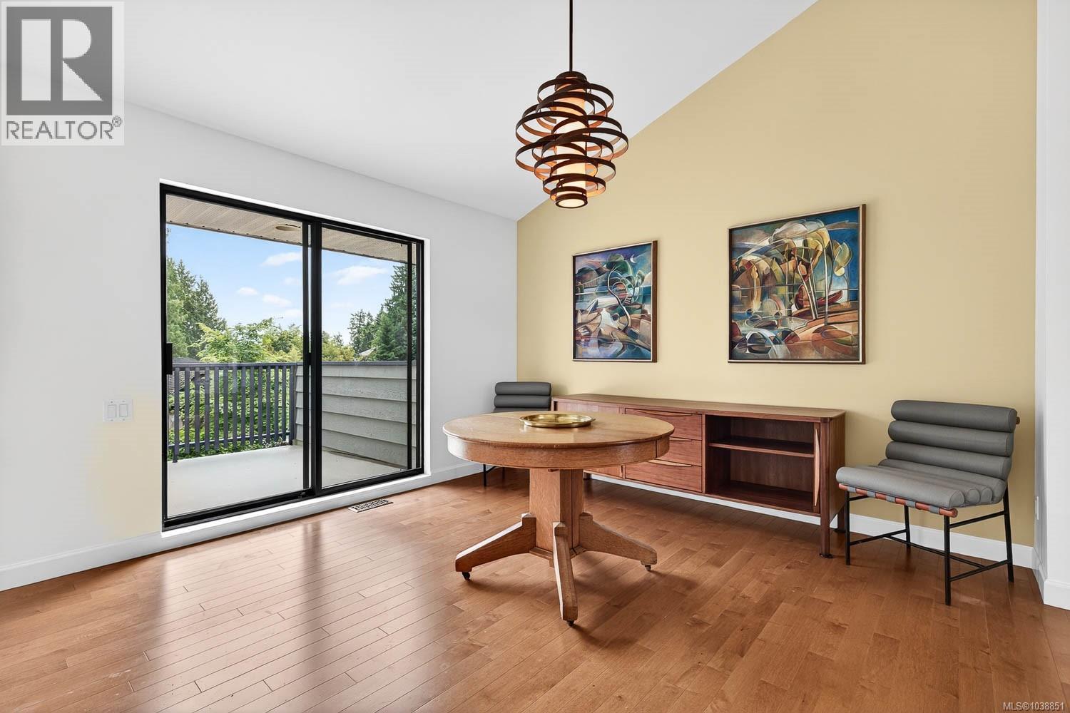 102 Village Terr - 13