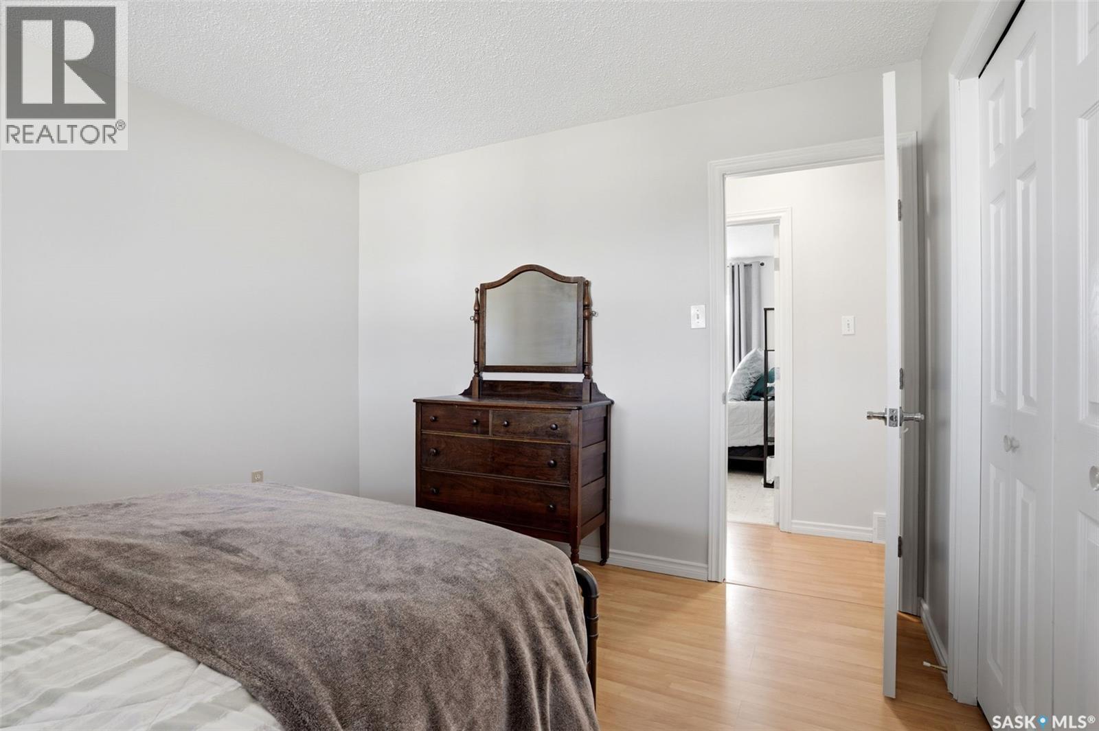 327 Coteau STREET — photo 17