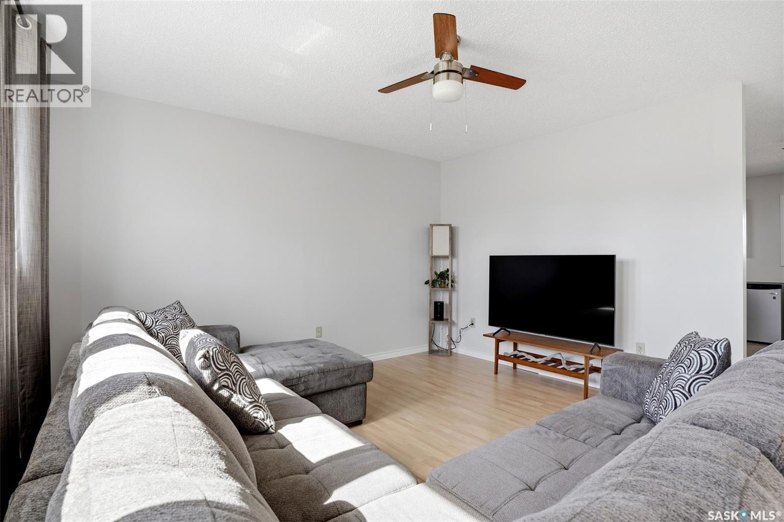 327 Coteau STREET — photo 6