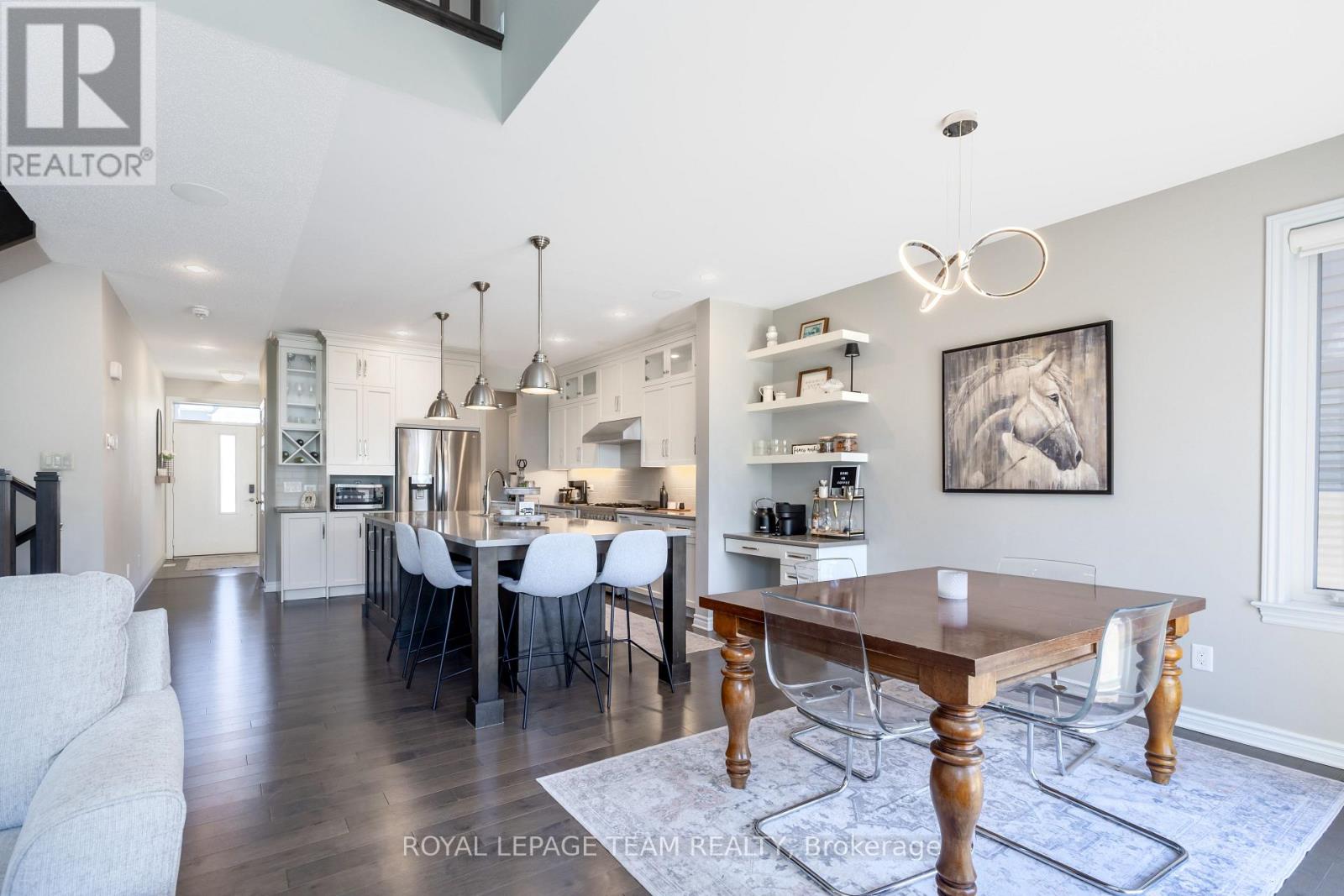 512 BRECCIA HEIGHTS — photo 17 of 47
