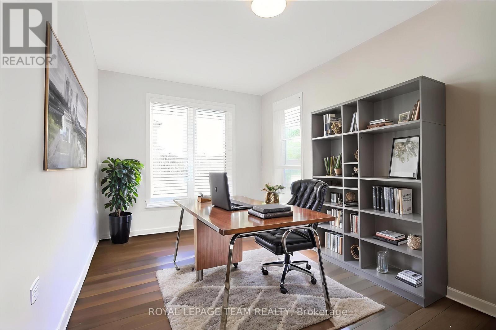 512 BRECCIA HEIGHTS — photo 25 of 47