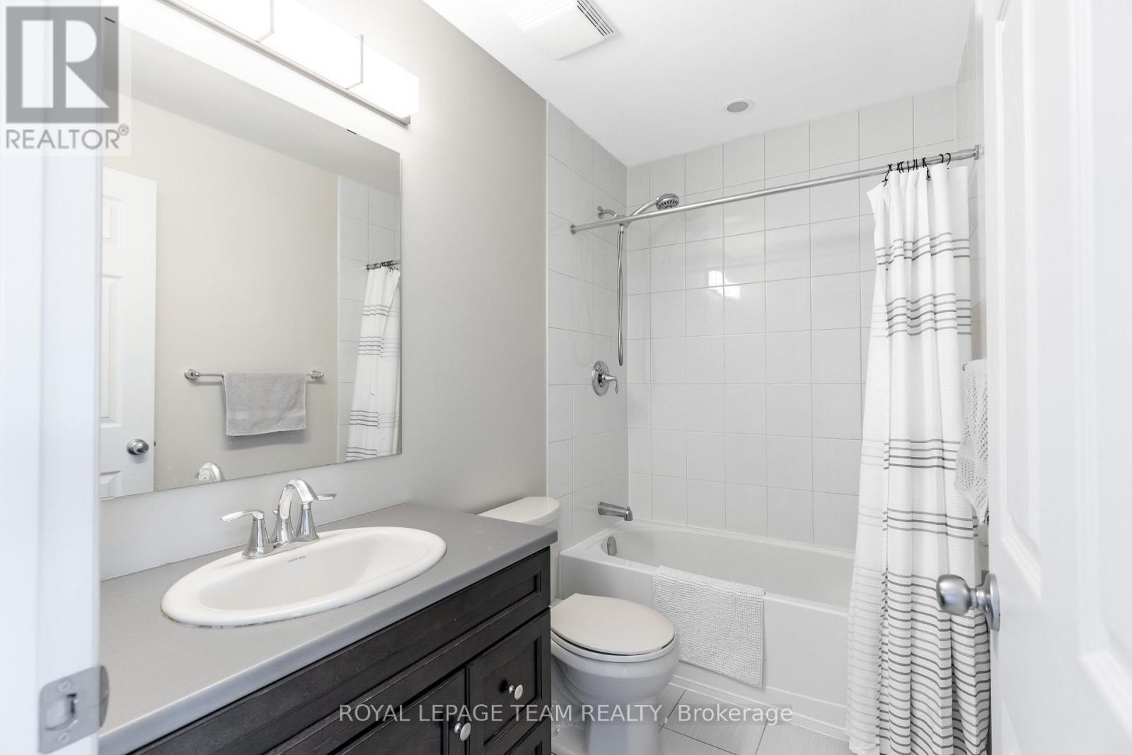512 BRECCIA HEIGHTS — photo 41 of 47